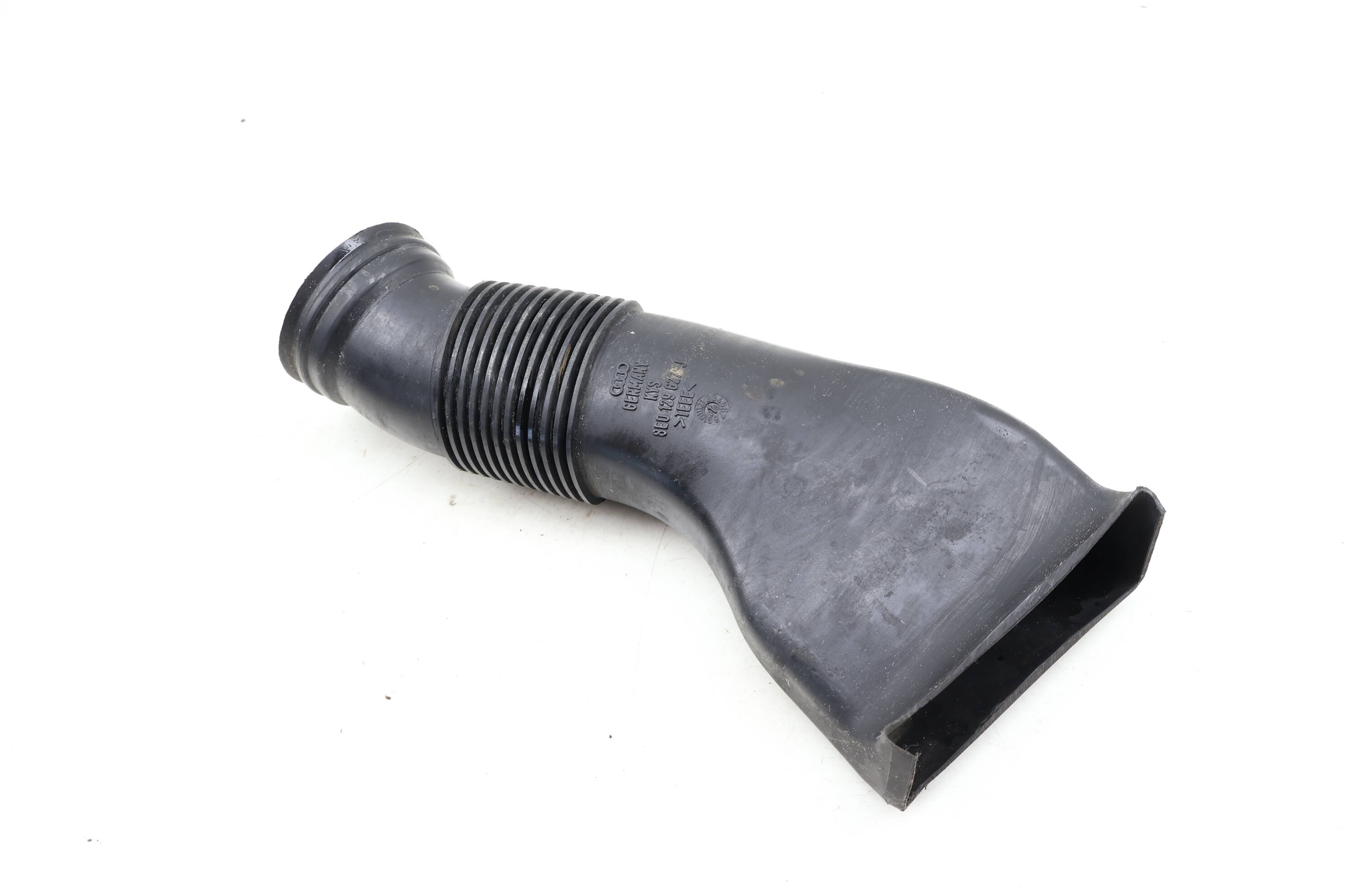 Air Intake Duct / Hose 8E0129627J