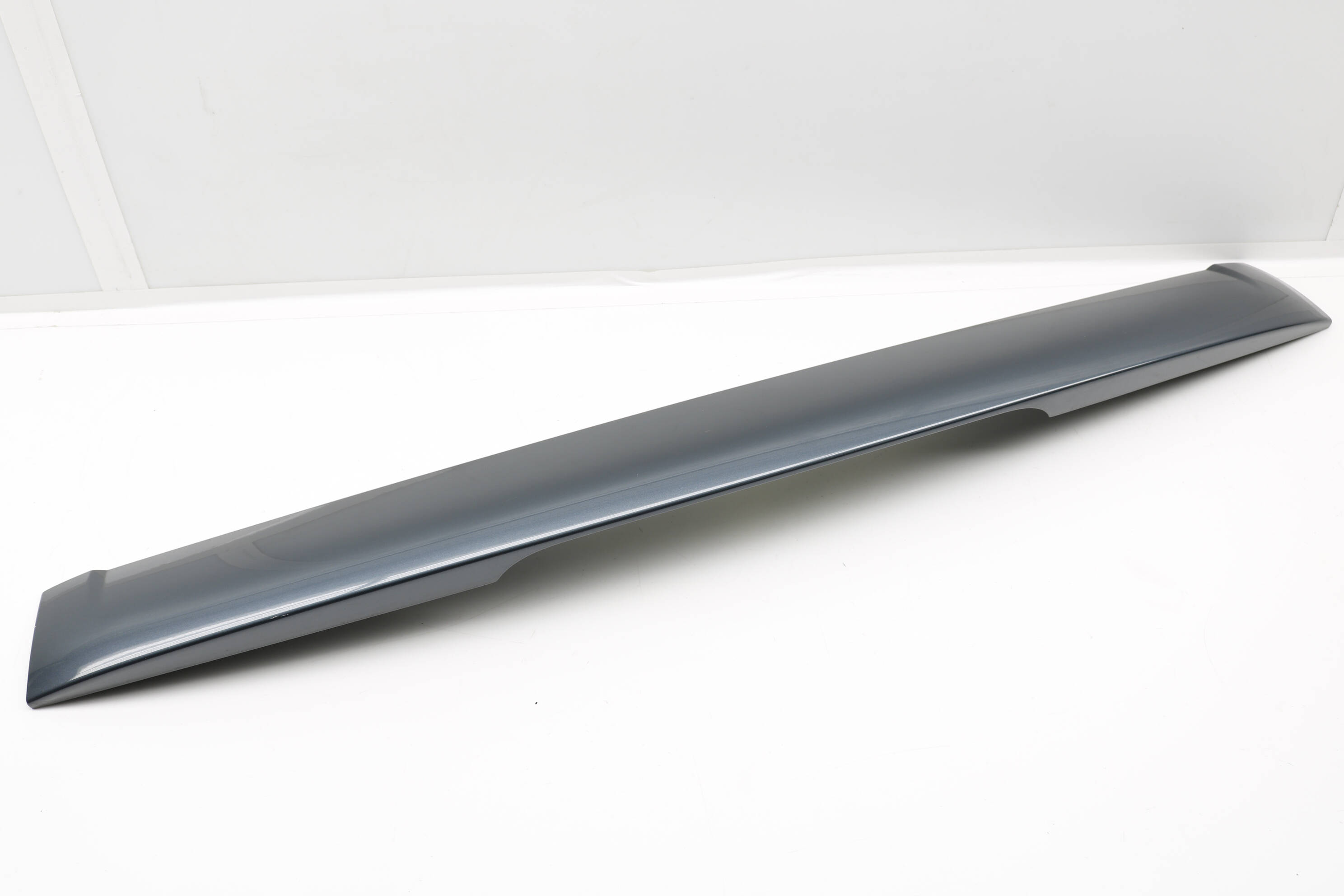 Trunk Hatch Lid Spoiler 7L6827933C