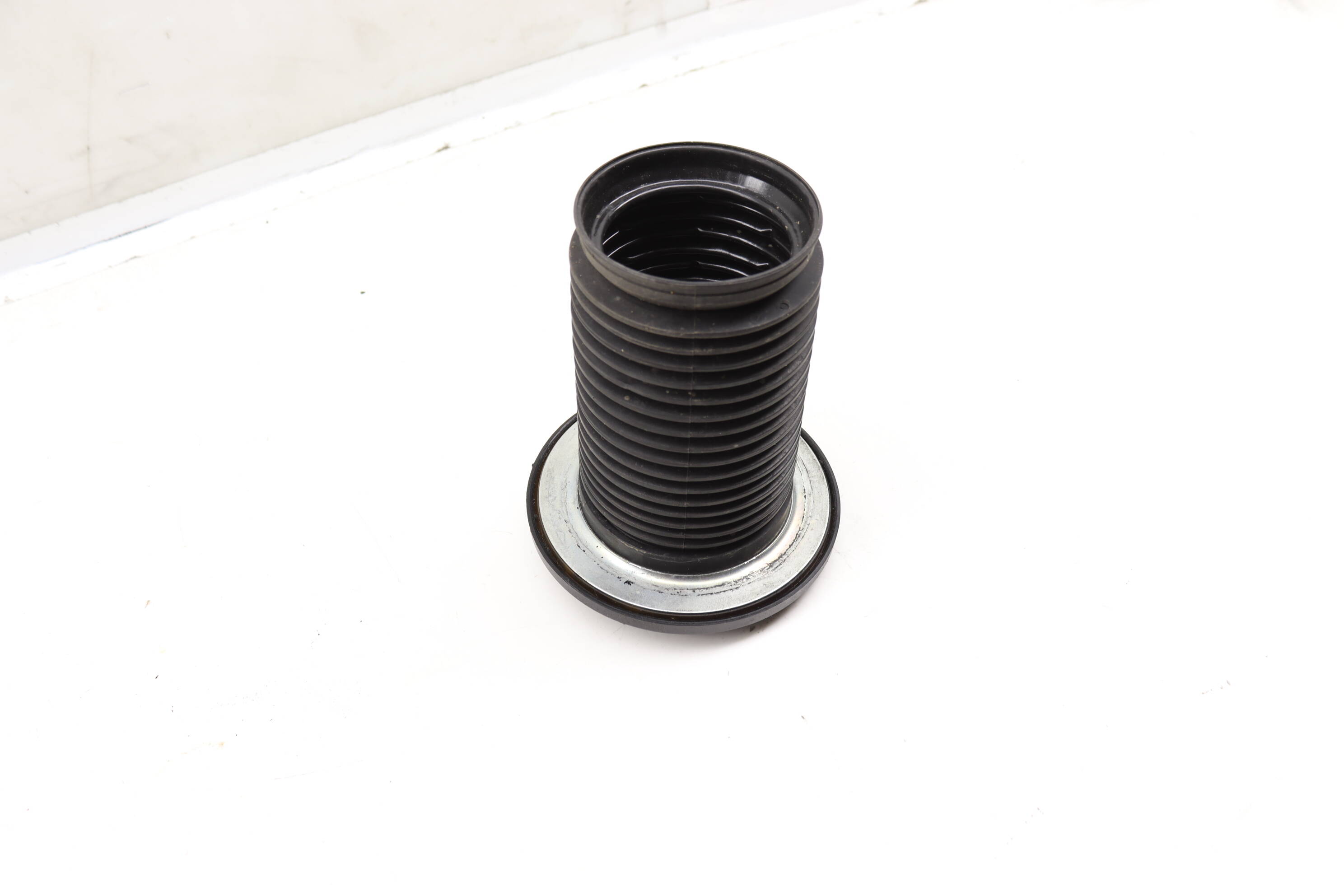 Strut / Shock Bearing W/ Boot 5Q0412249E