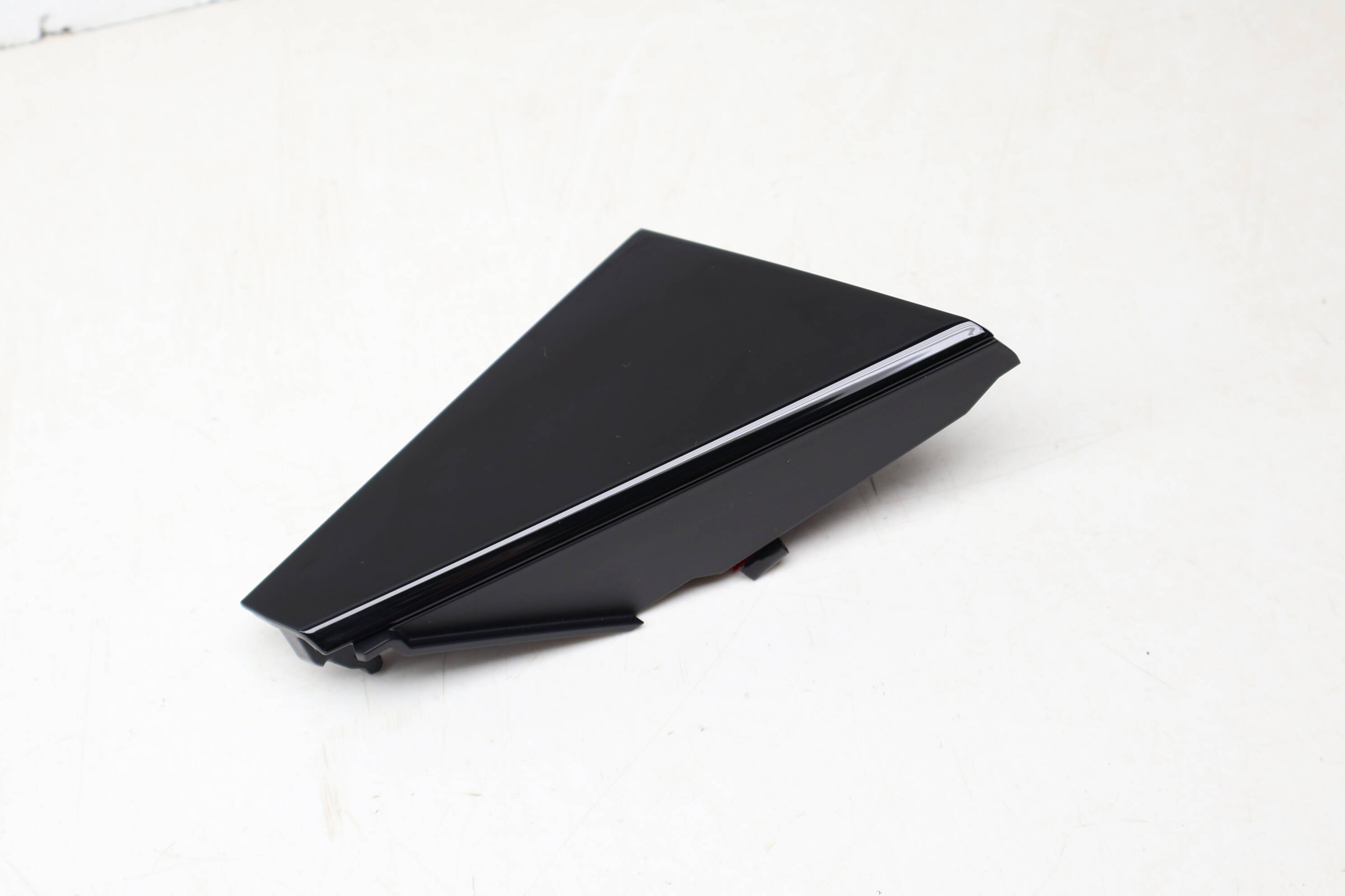 Center Dash Trim 8Y1857186B