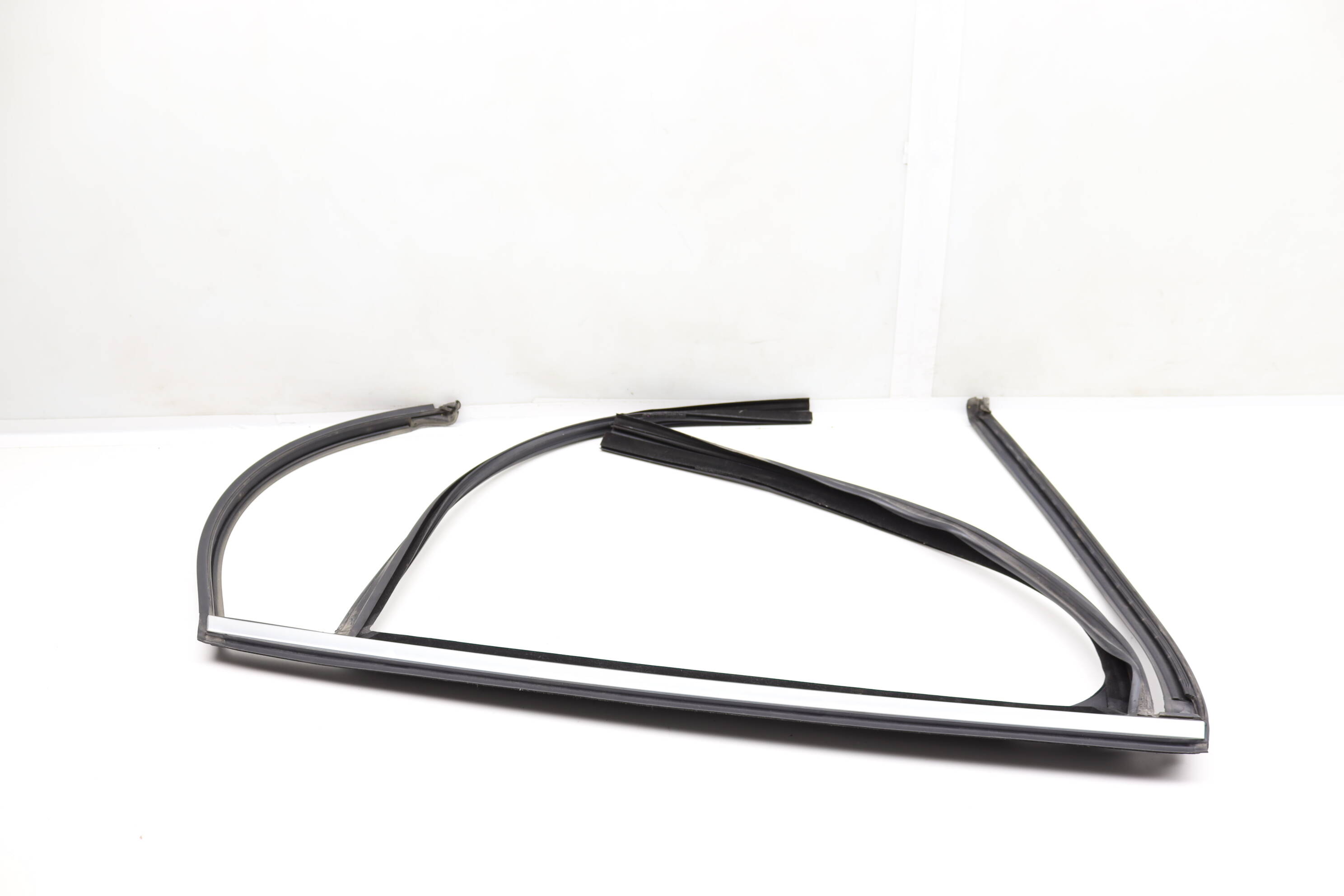 Door Window Frame Guide / Seal 51357289667