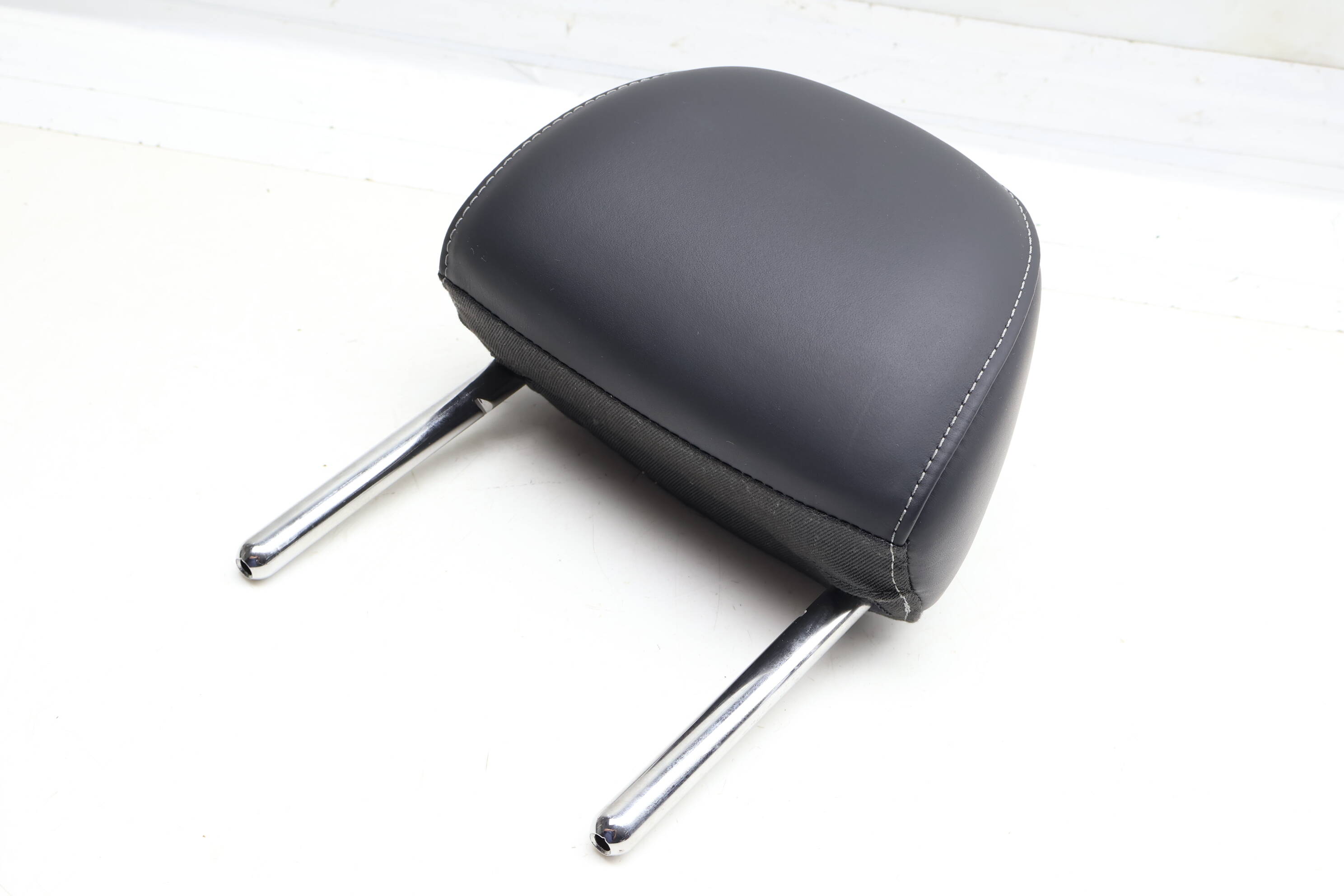 Headrest / Head Rest 8W6885901G