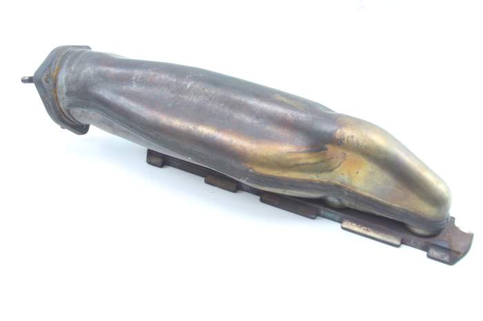 4.2 Exhaust Manifold 079253034S main product photo