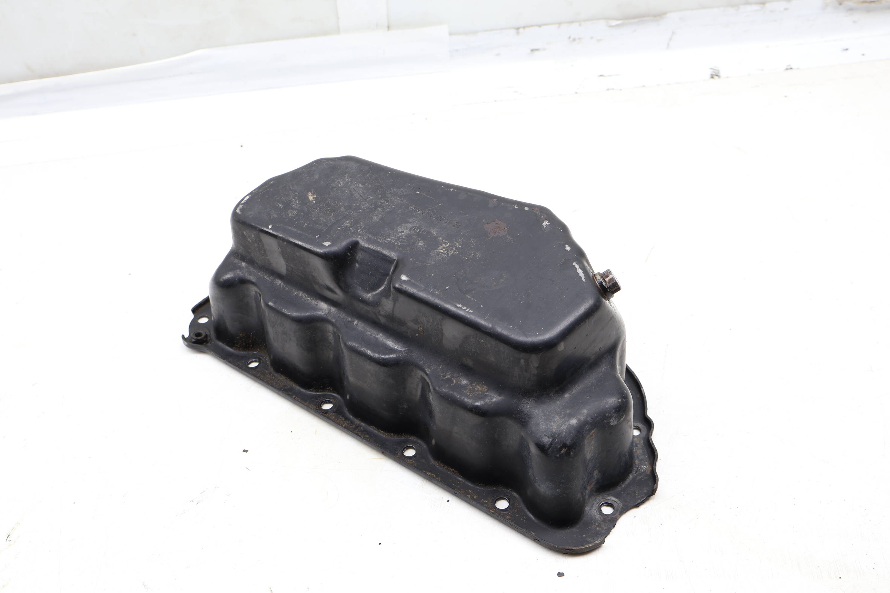 Lower Engine Oil Pan 2760100528