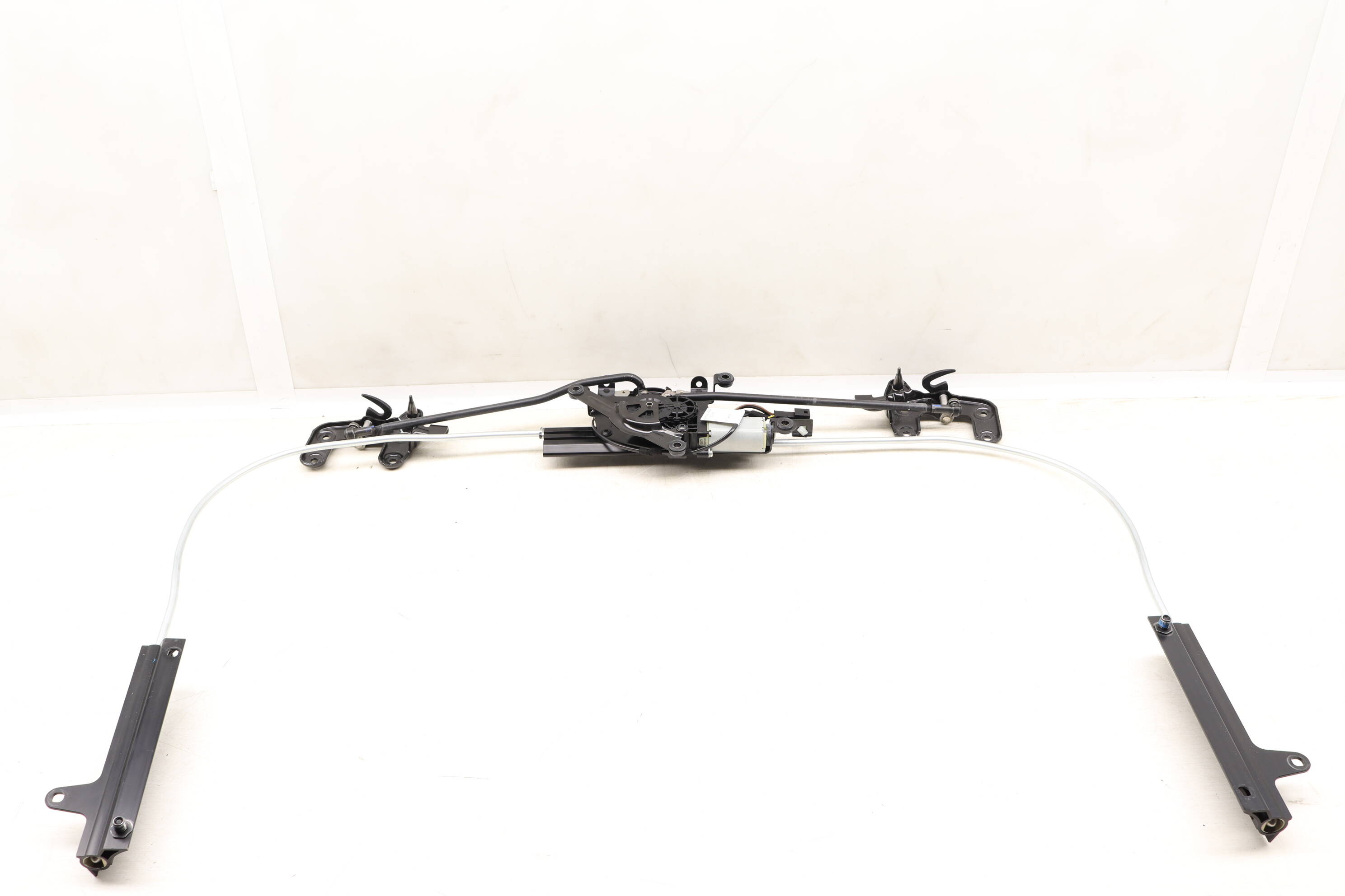 BMW Convertible Top Lock / Latch Assembly 54377344474