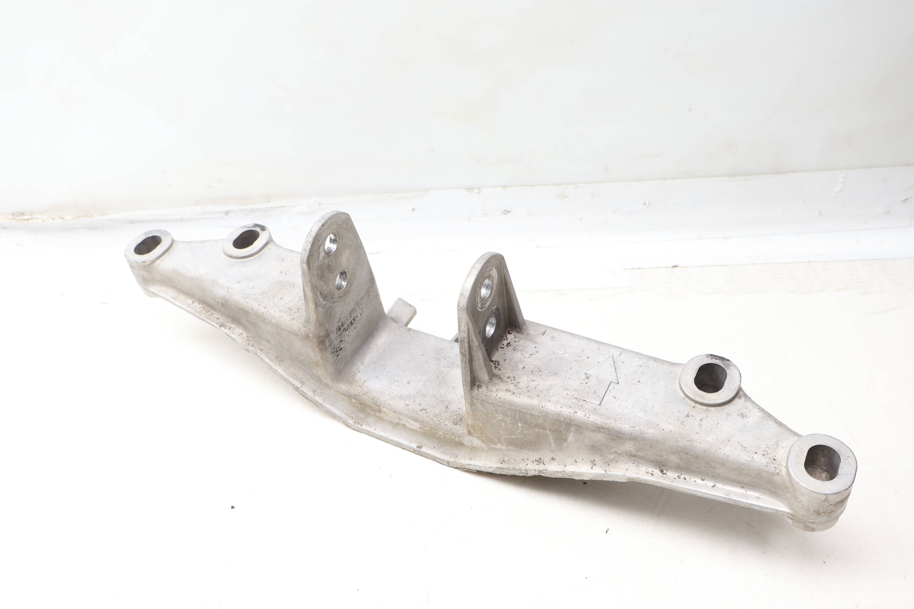 Engine Carrier / Mount Bracket 98637530901