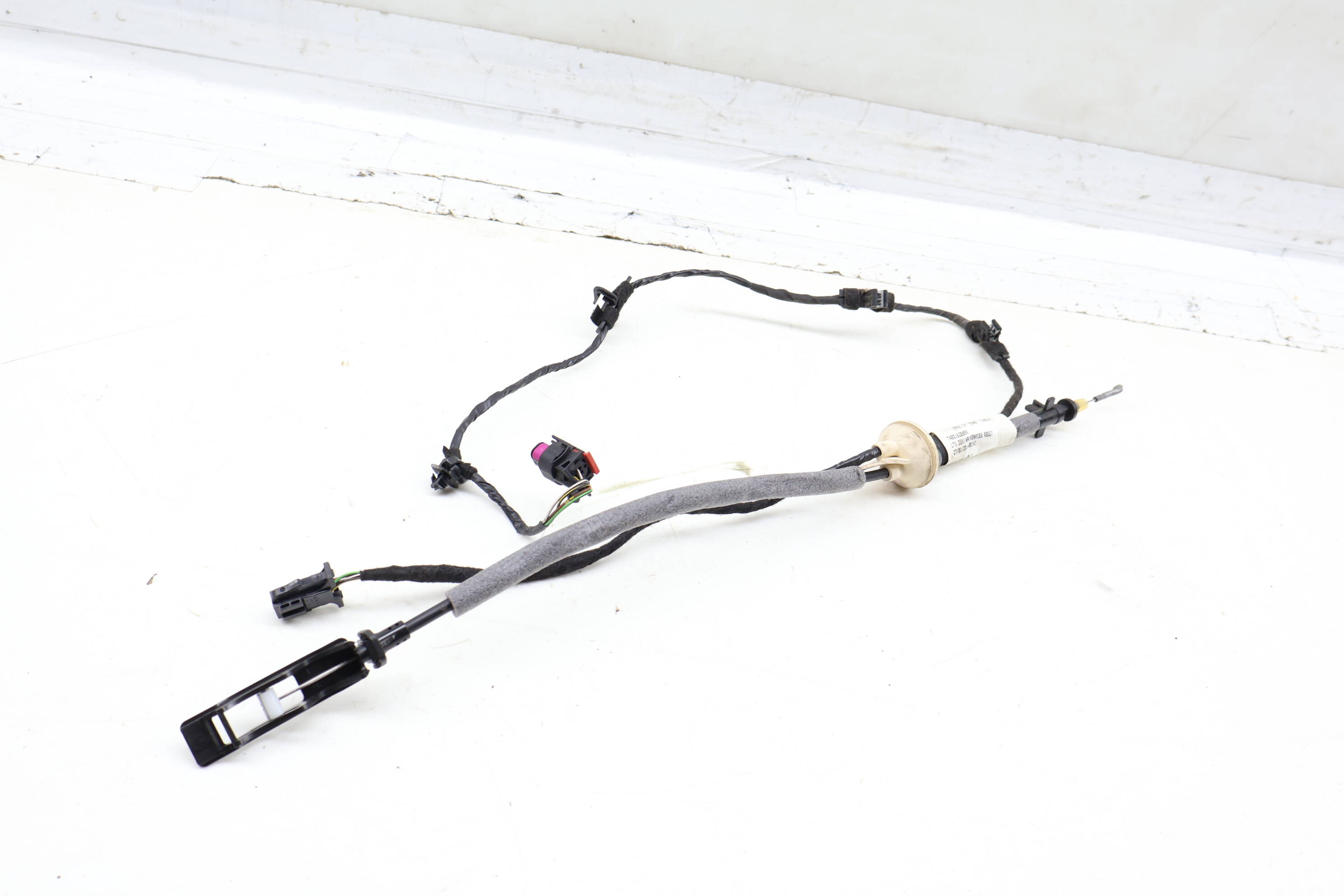 Interior Door Handle Release / Bowden Cable 5G4837086A