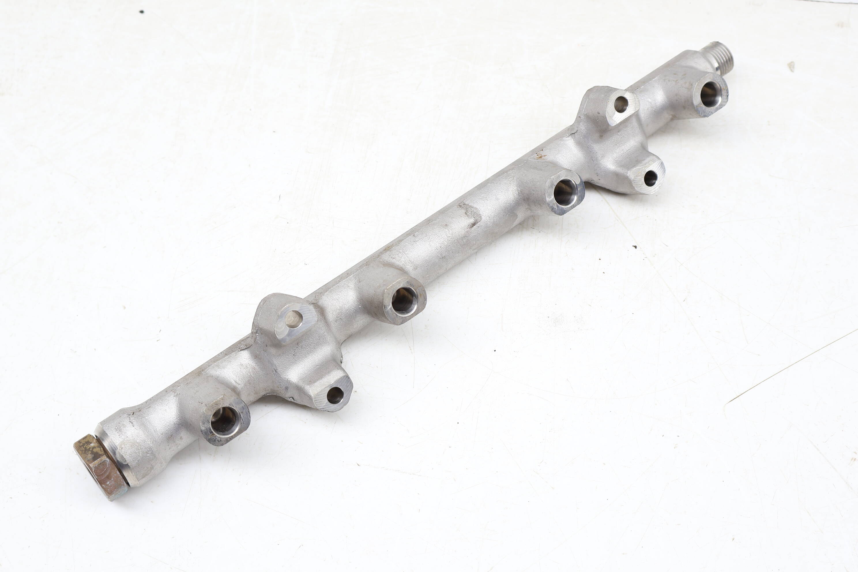 Fuel Rail 05E133320A