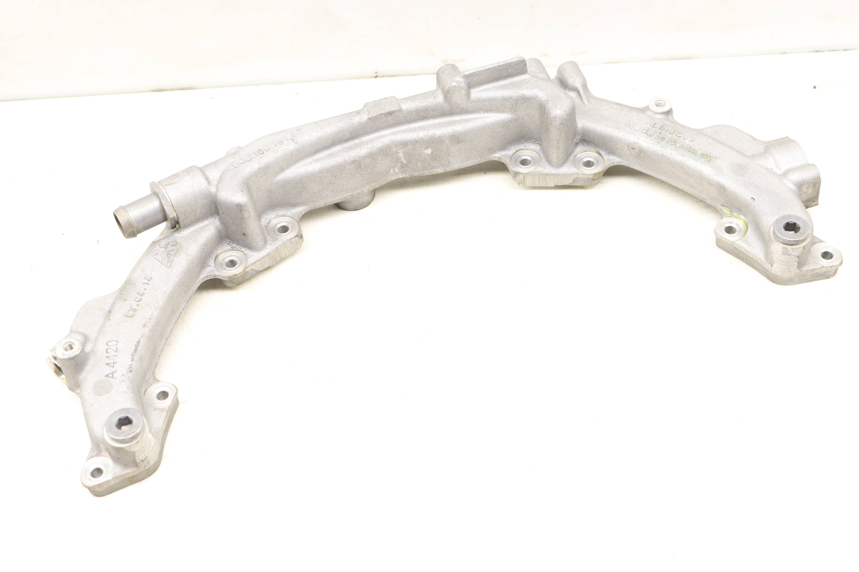 Engine Coolant Distributor Tube / Pipe 94810606176