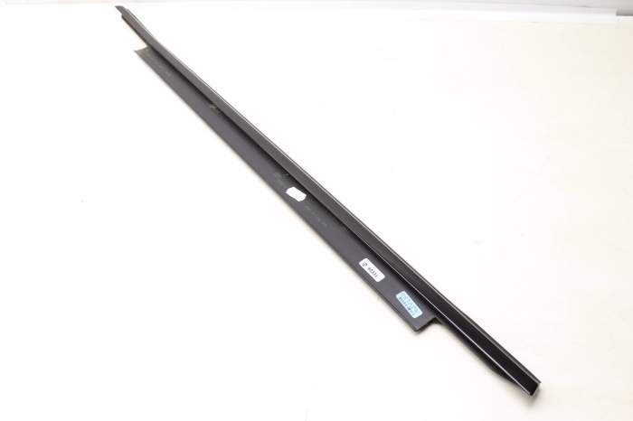 Exterior Door Window Slot Seal / Trim 4G0853764K main product photo