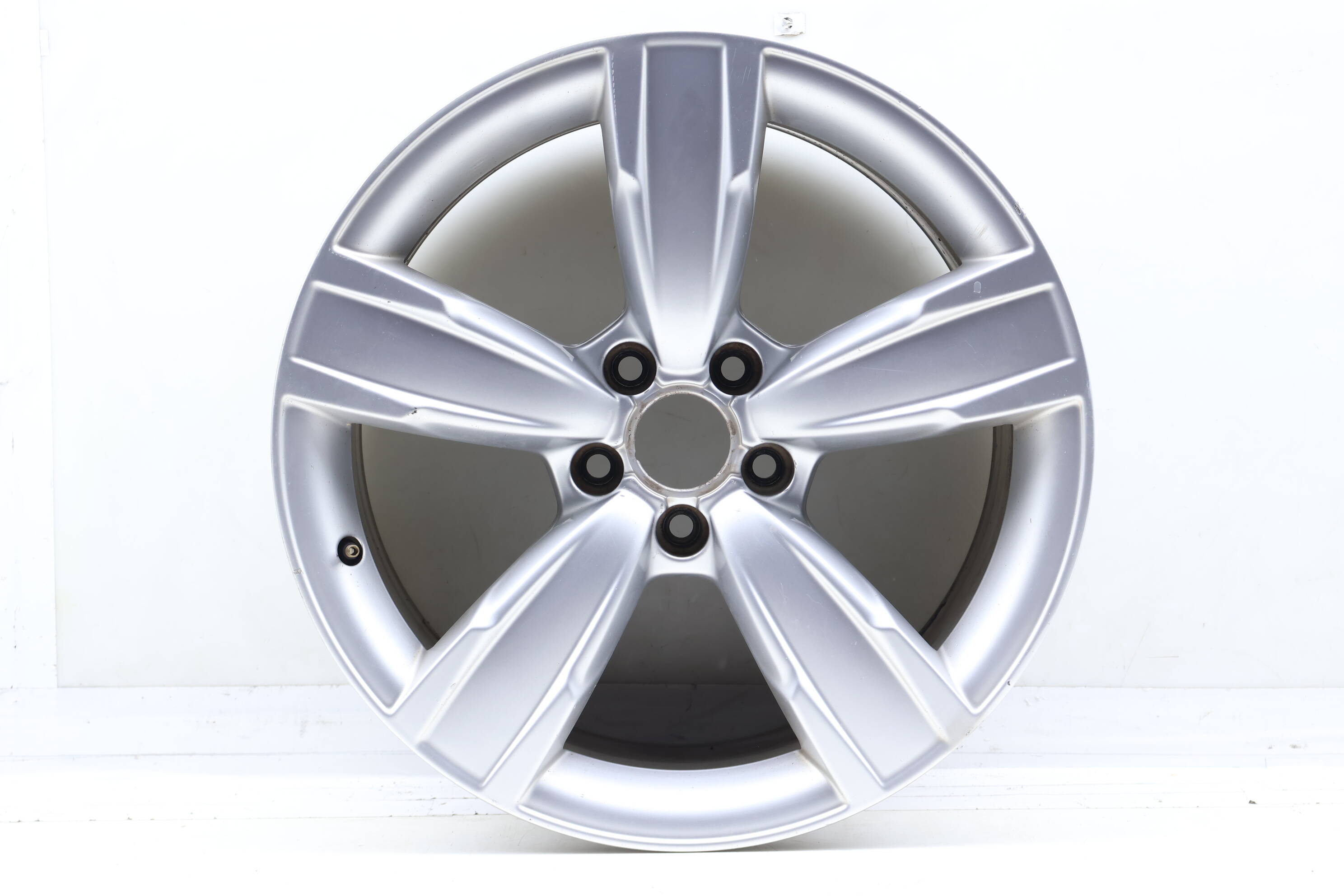 18" Inch Alloy Rim / Wheel (5-Spoke) 8K0601025BM