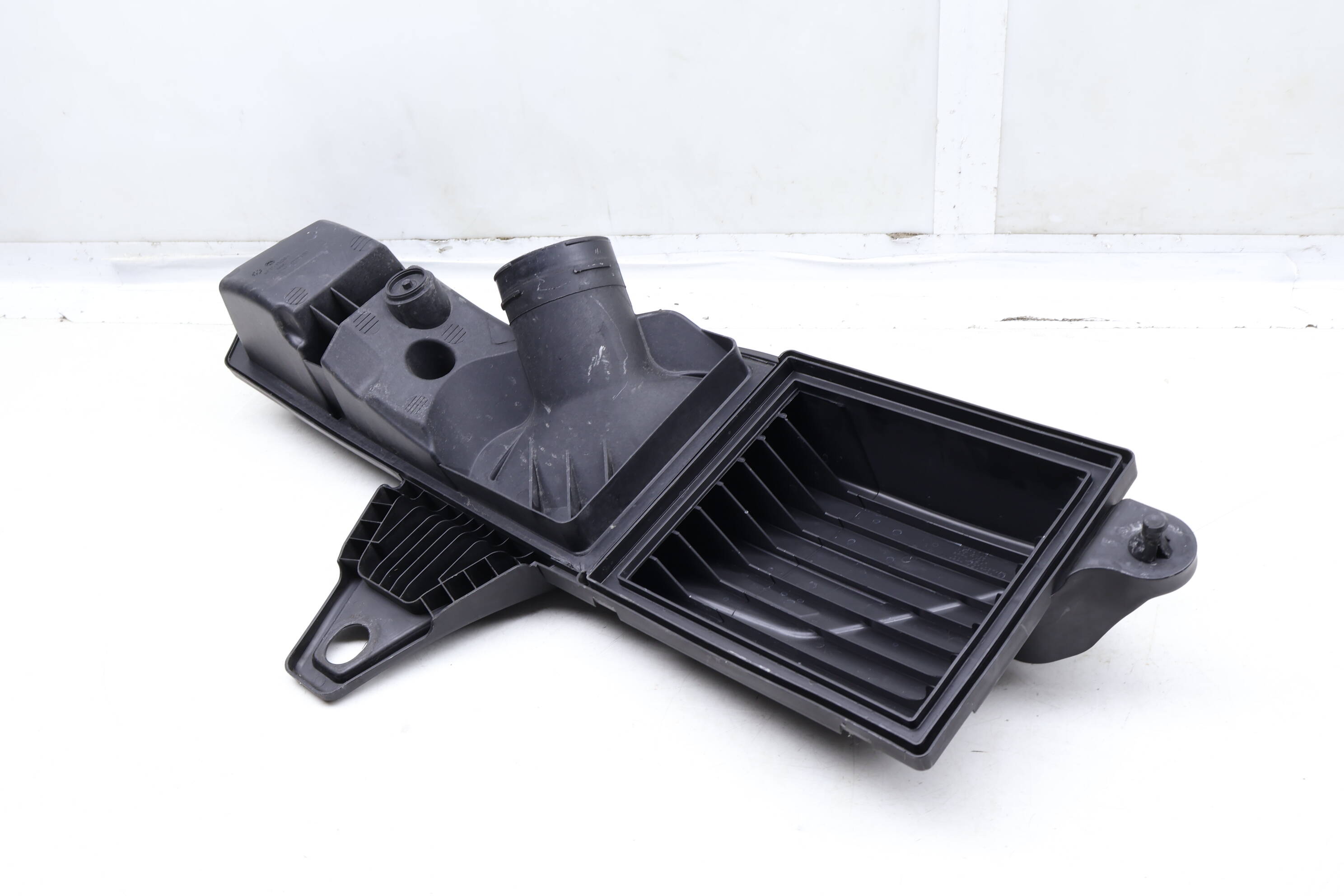 1pc/package CAR INTAKE PIPE 13717597584 1371 7597 584 YANGMO-AUTO