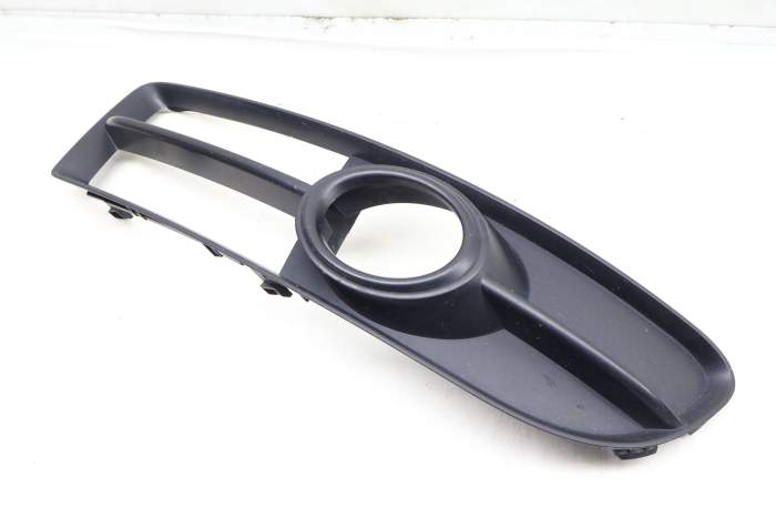 Lower Bumper Fog Light Grille 8E0807682F main product photo