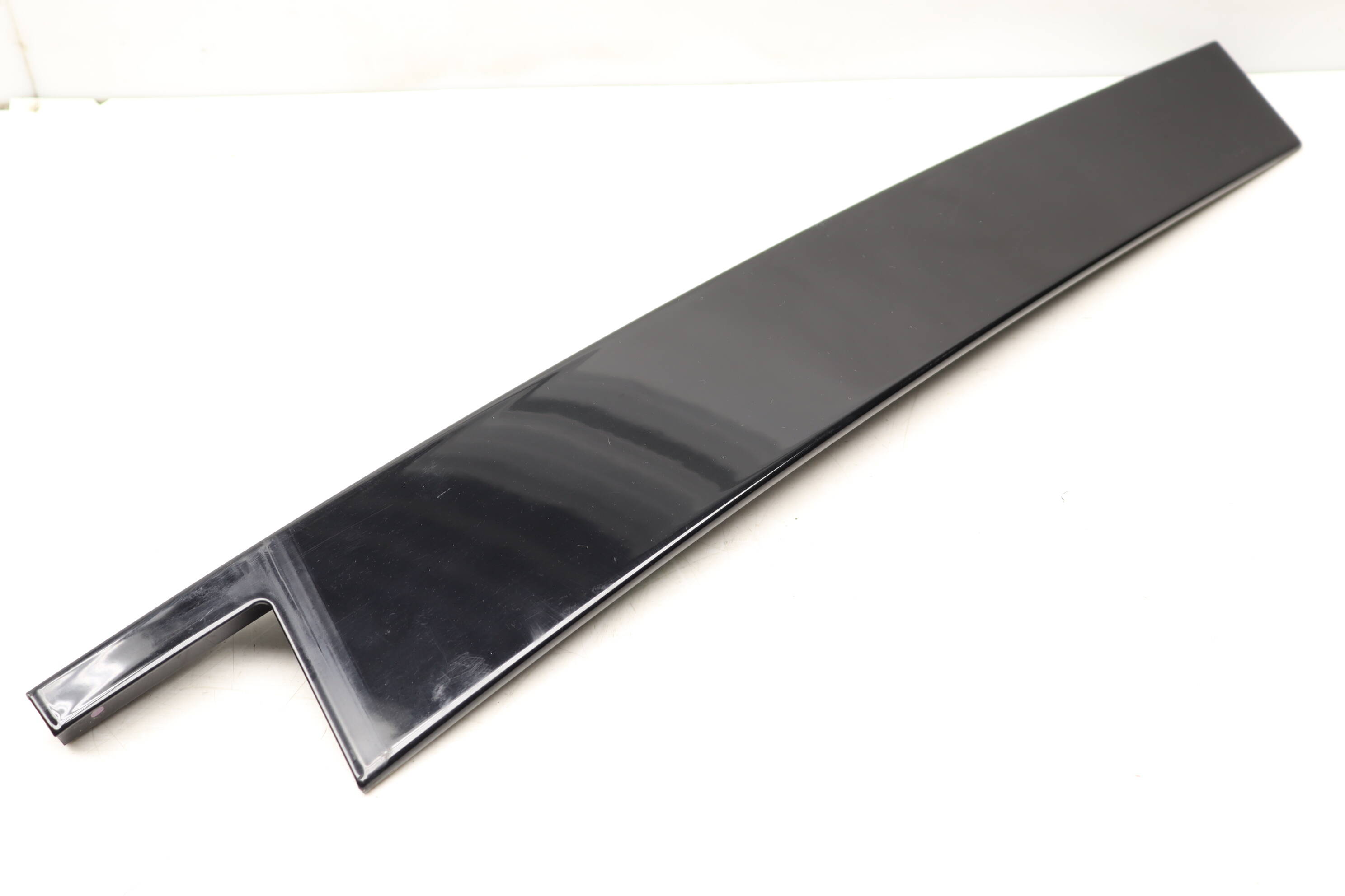 Mercedes-Benz Rear Right Exterior B Pillar Trim 2046902287