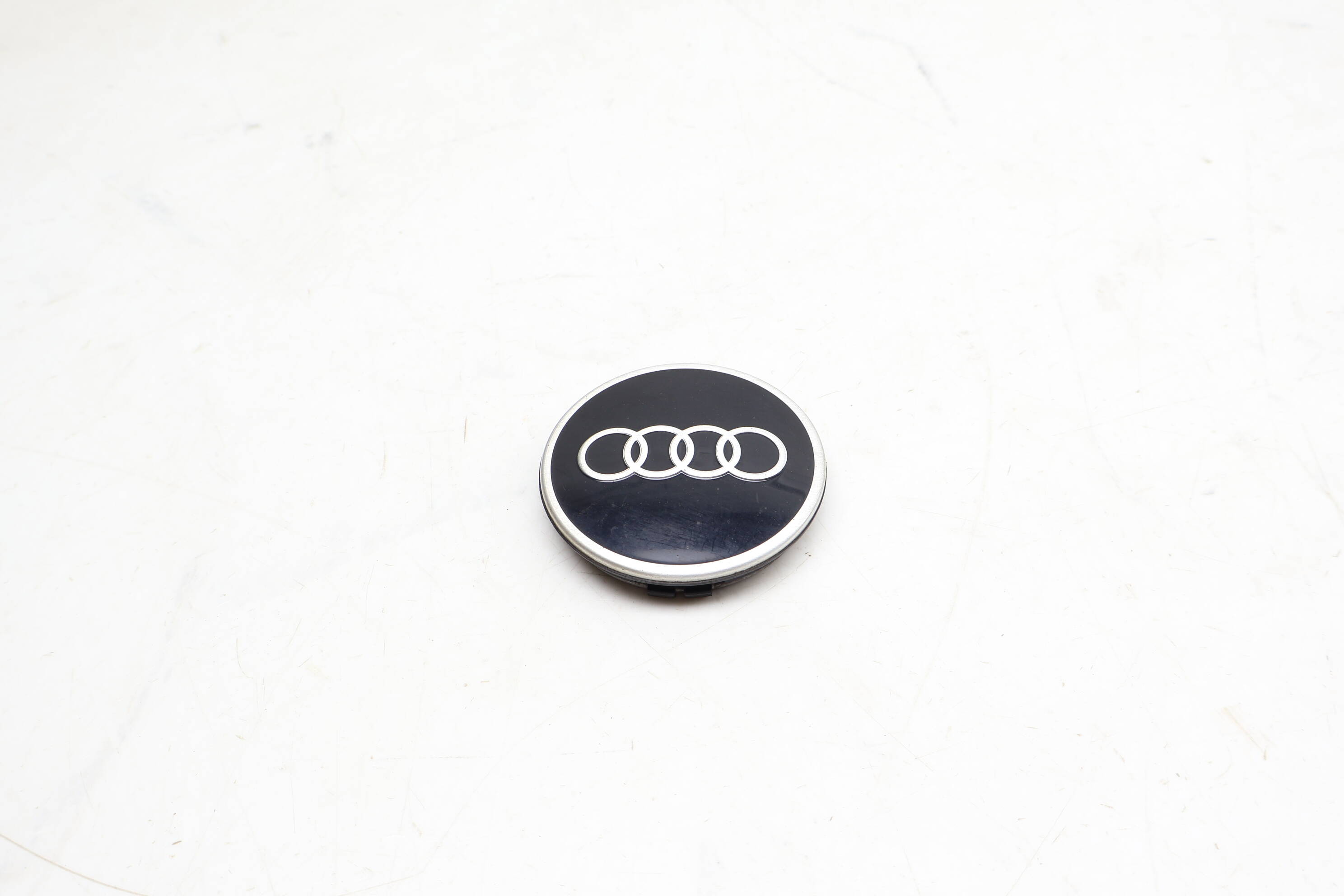 Wheel Center Cap 81A601170