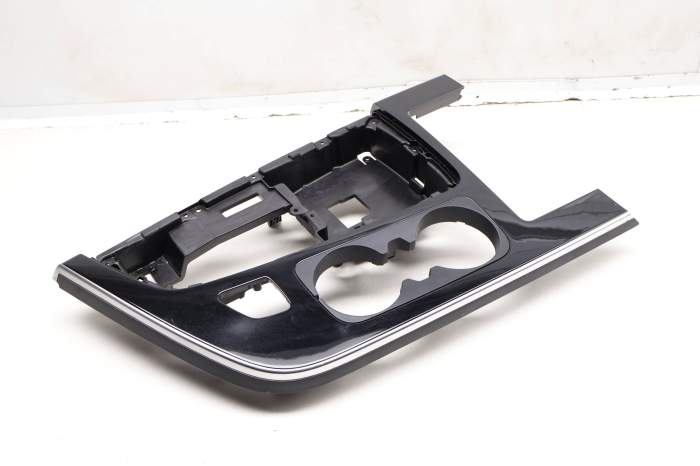 Center Console / Shifter Trim 4M1864241AF main product photo