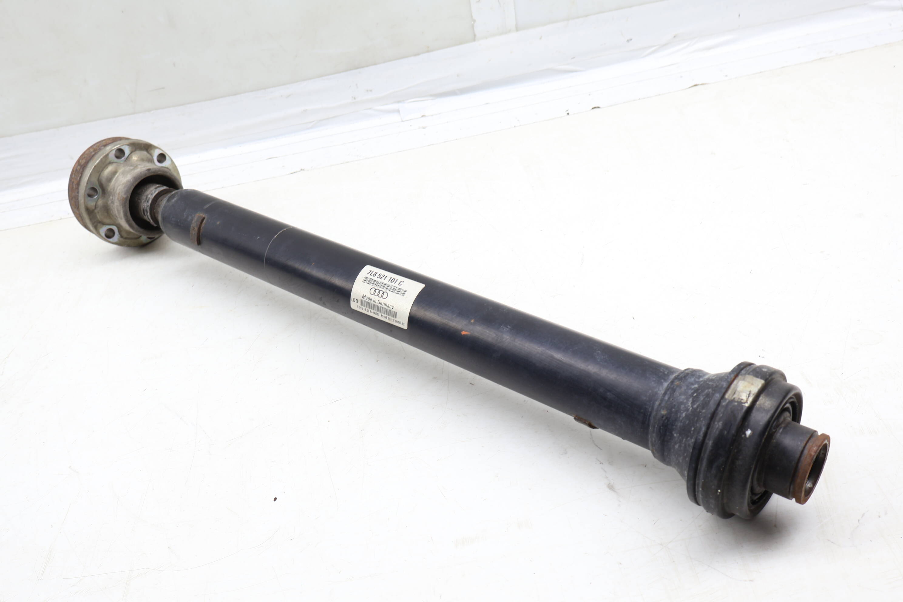 Driveshaft / Propeller Shaft 7L8521101C