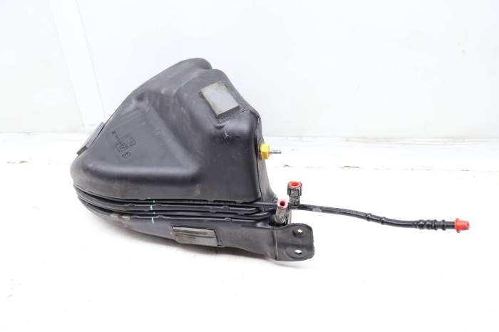 Scr / Diesel Exhaust Fluid Tank / Def Reservoir (Passive) 16197299364 main product photo