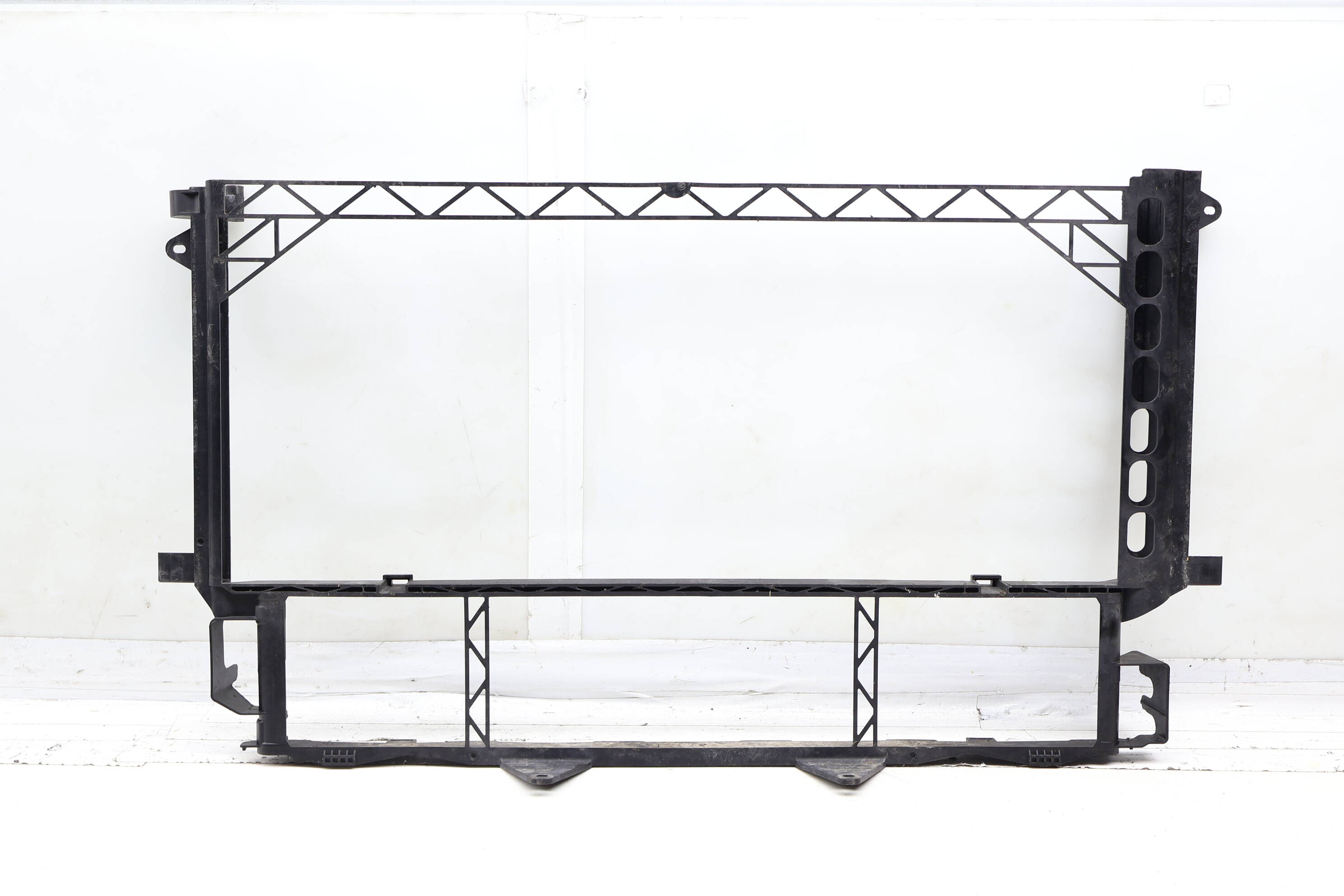Radiator Shroud / Frame 97010614102