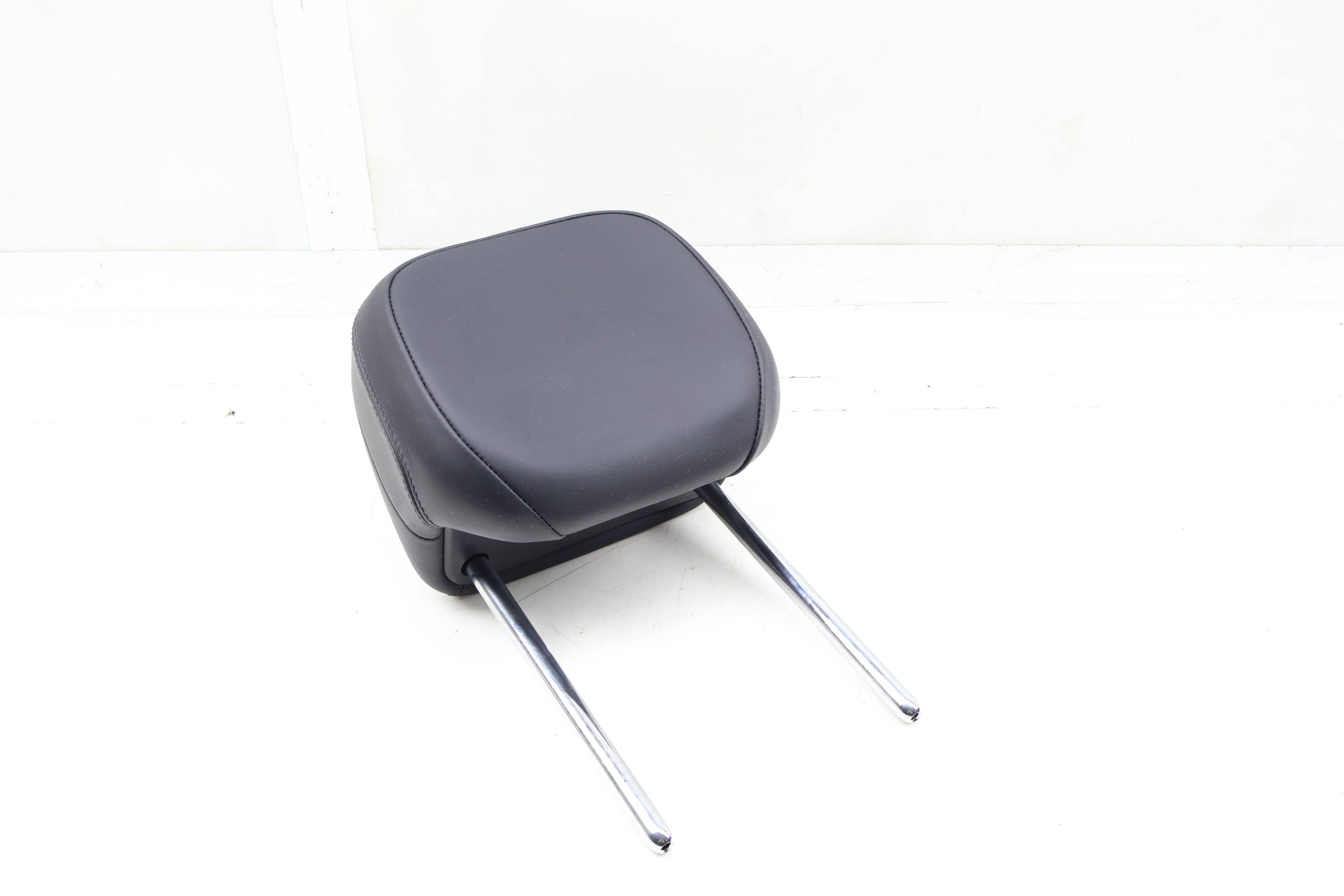 Headrest / Head Rest 9Y0885901B