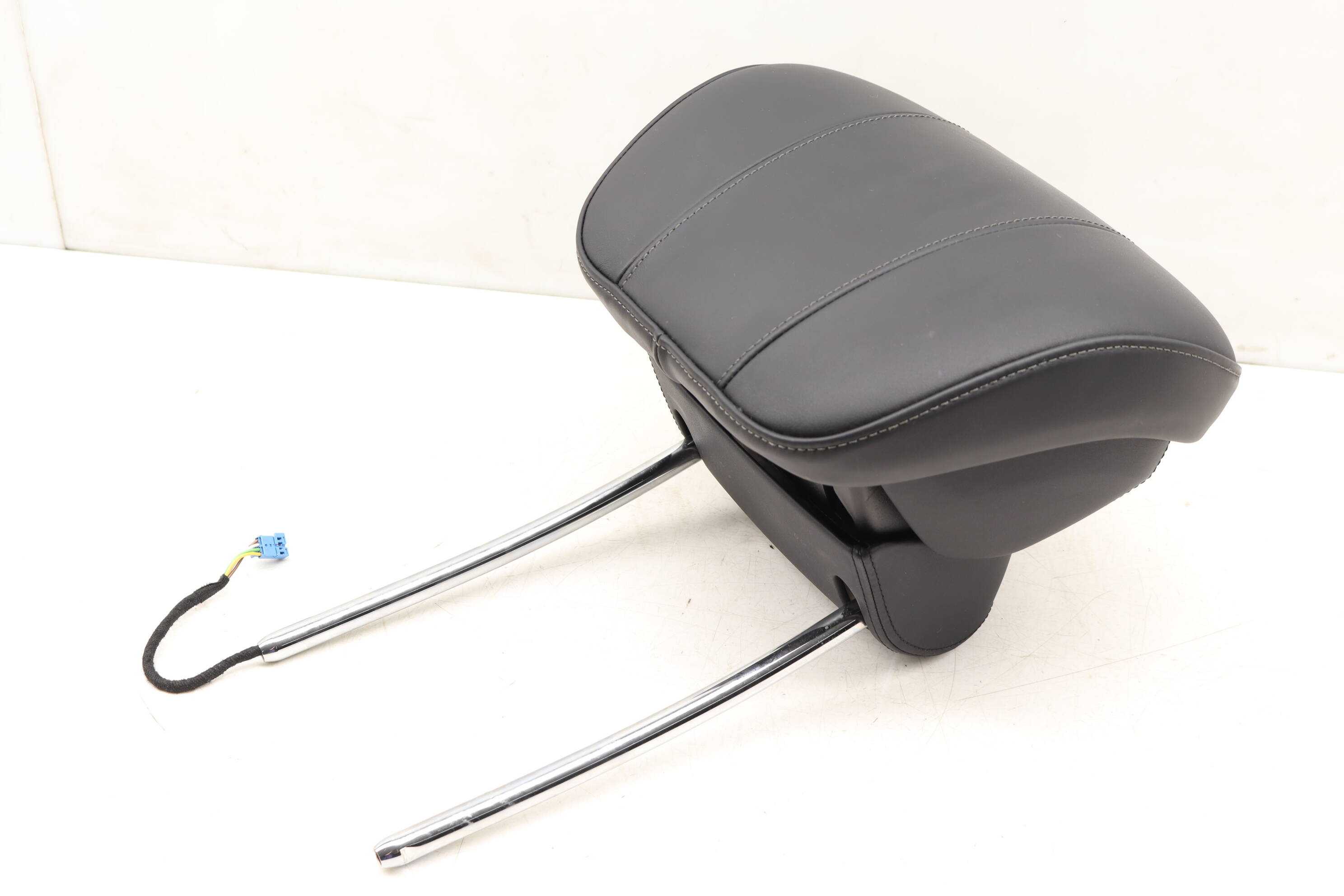 Headrest / Head Rest 2229703650