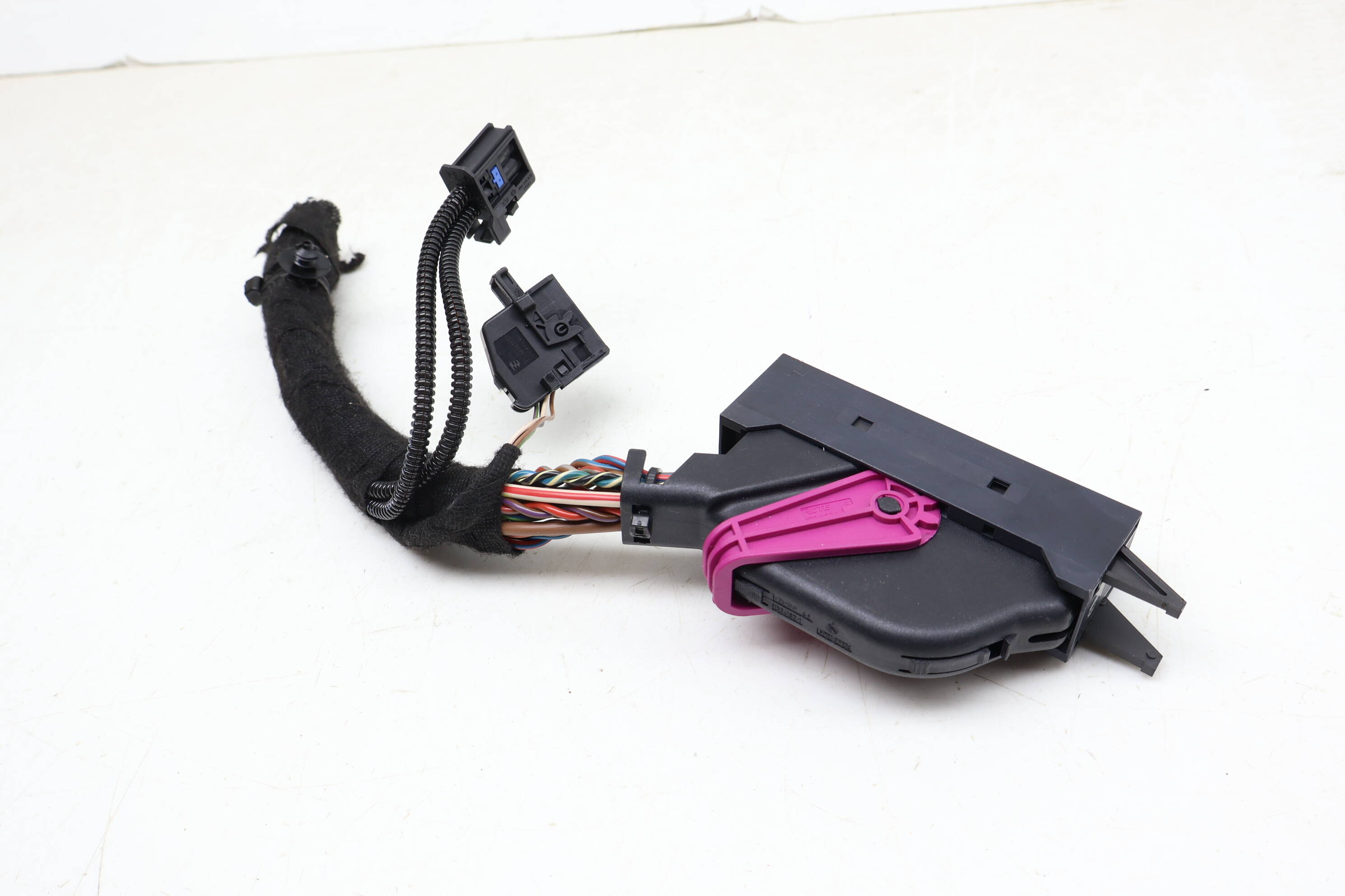 Bang & Olufsen Amplifier / Amp Wiring Harness Connector