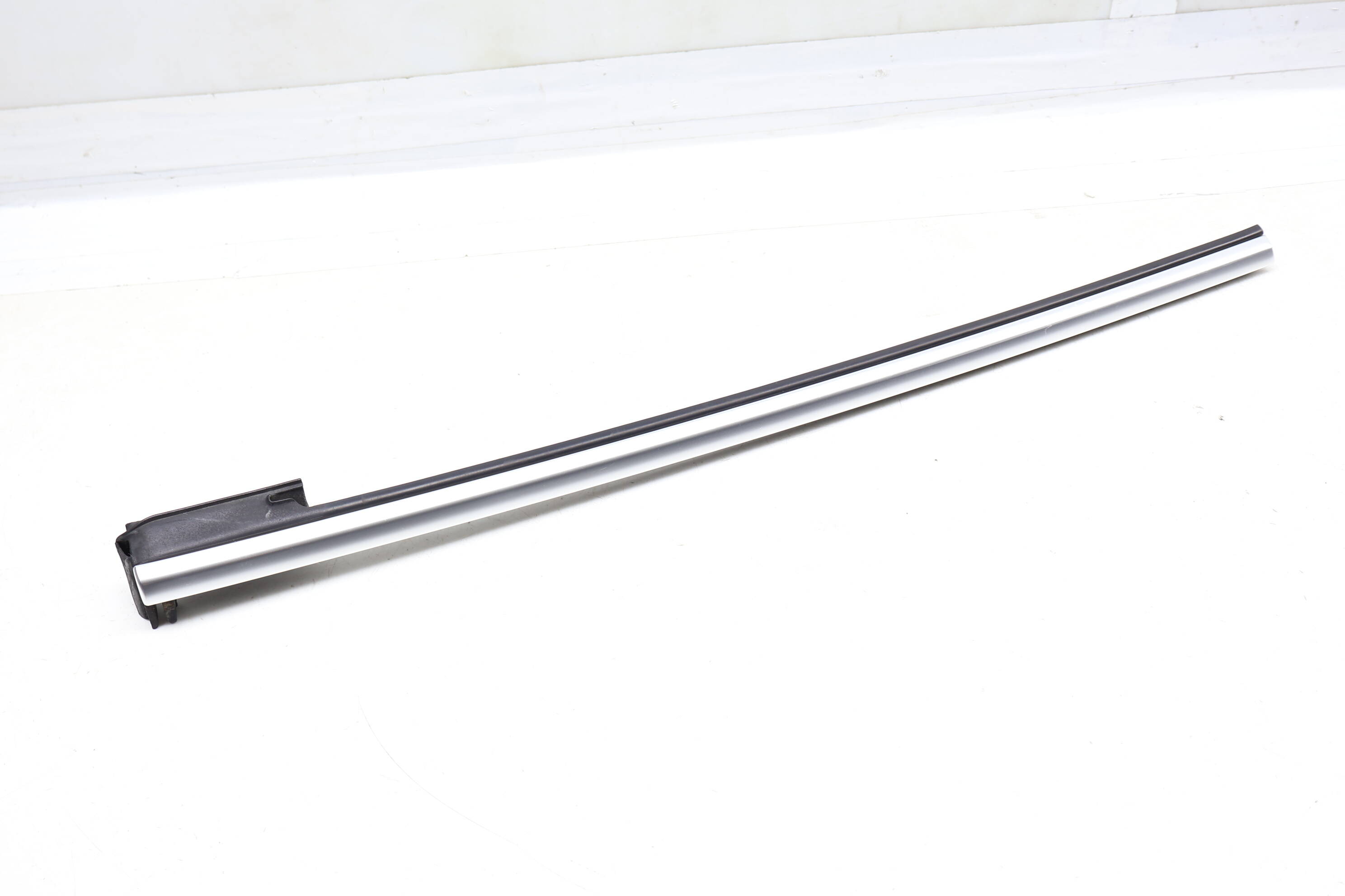 Quarter Window Slot Molding / Trim 8F0853764E