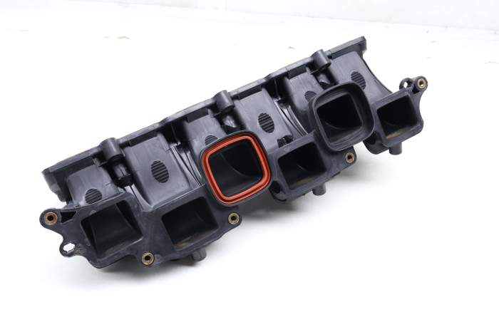 Lower Intake Manifold Air Distribution Housing 03H133201AE main product photo