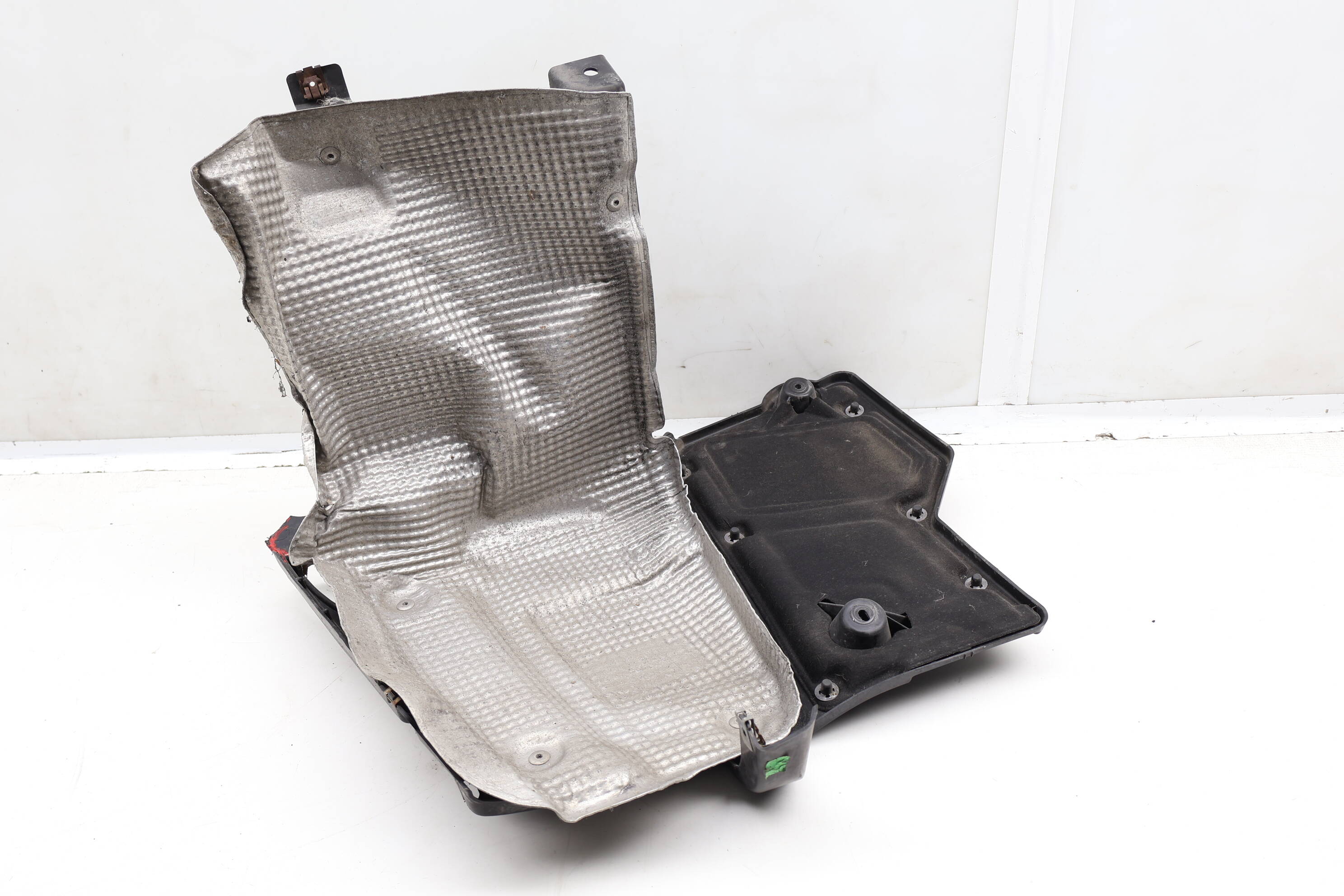 Bumper Mount / Bracket 97050563201