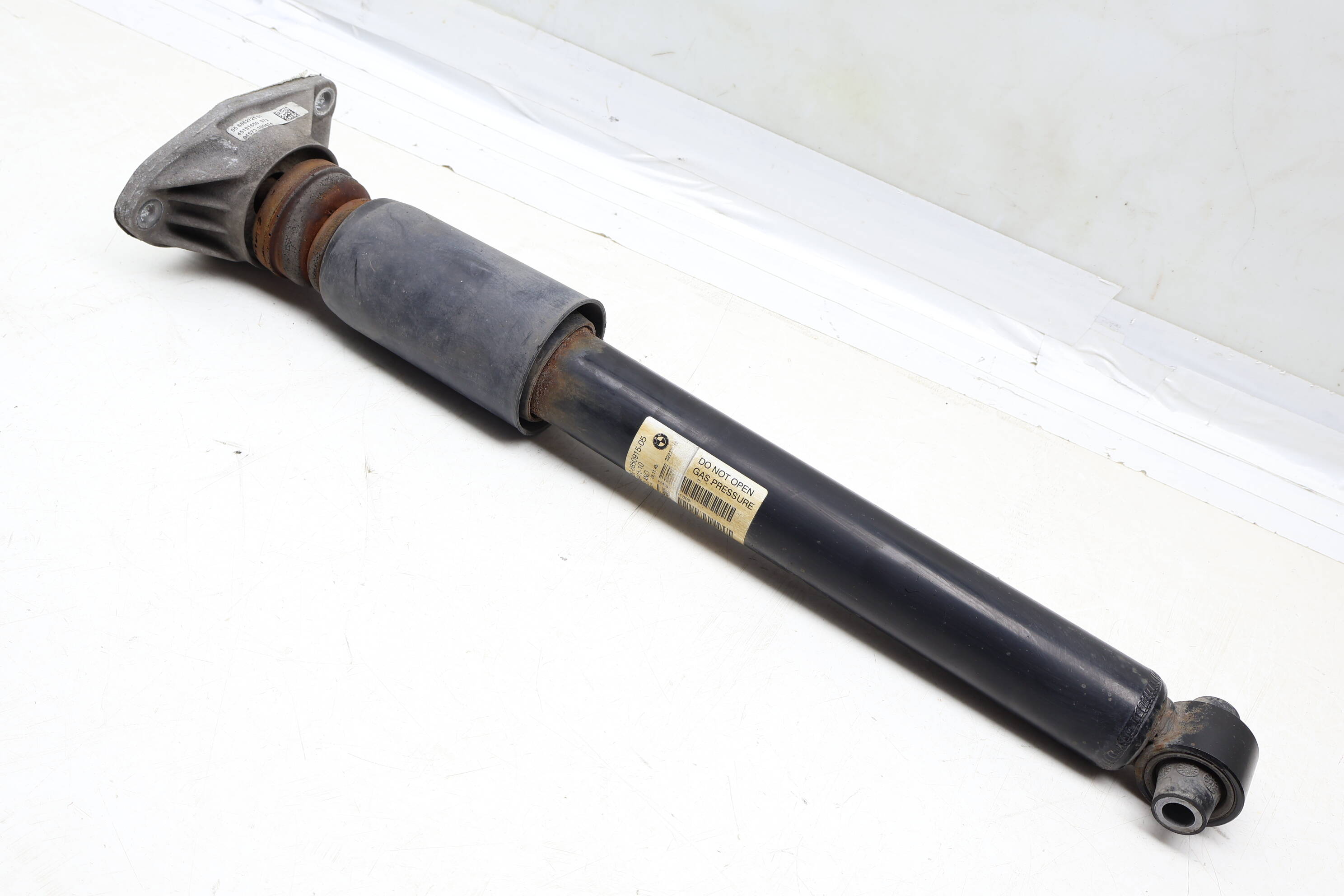 Strut / Shock Absorber 33526850915