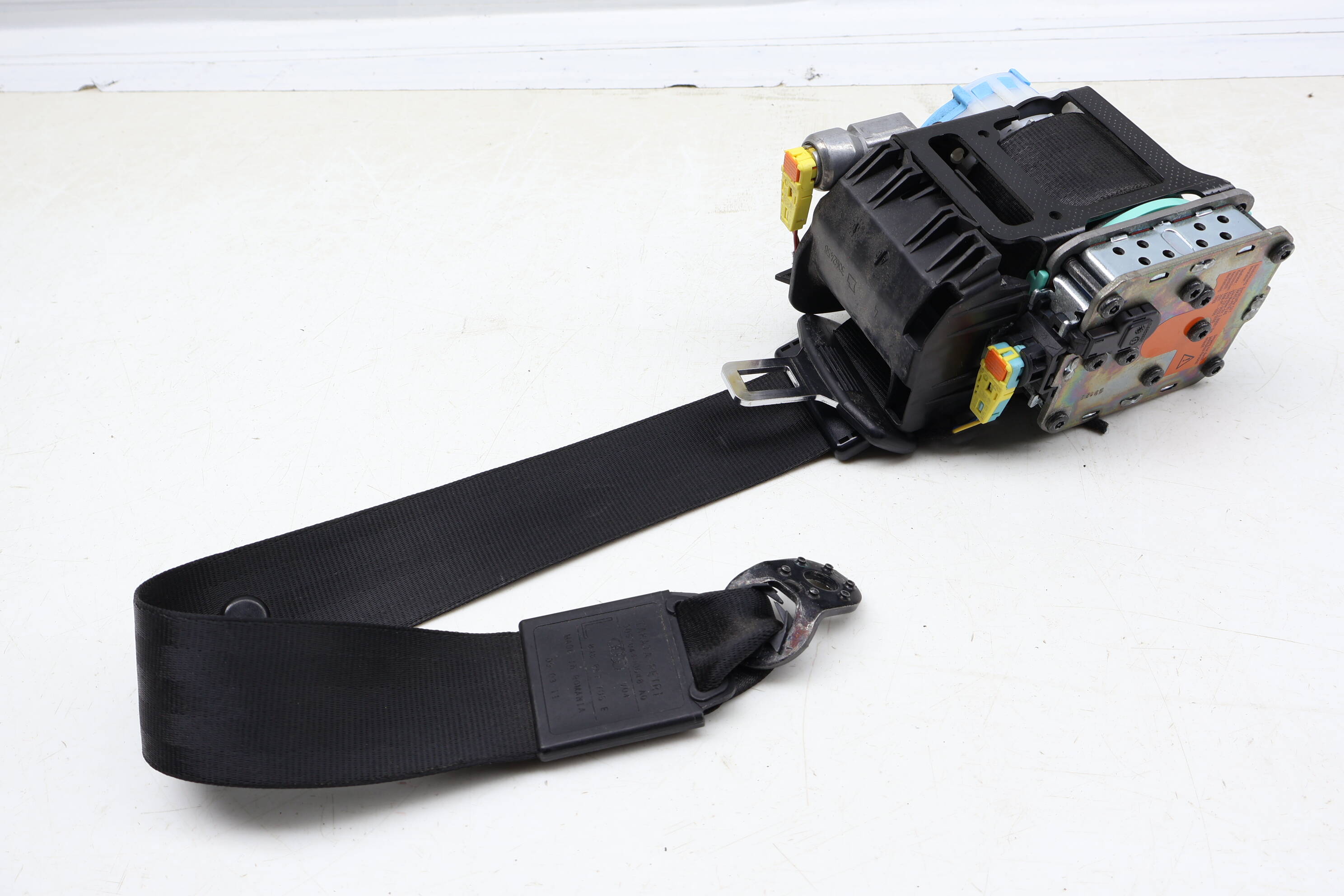 Seatbelt&#x20;&#x2F;&#x20;Seat&#x20;Belt&#x20;Retractor&#x20;8J8857705E