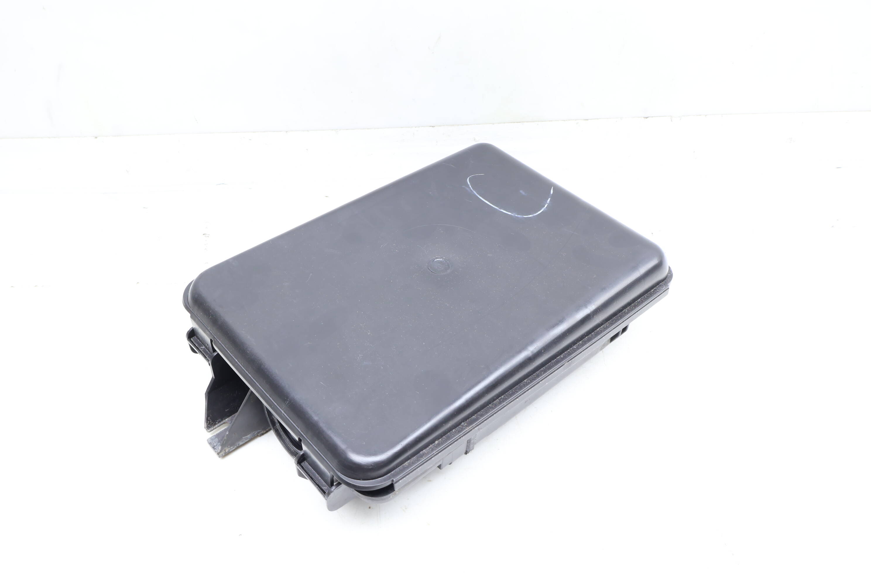 Ccm / Tcu Control Module Housing / Box 8D0927355A