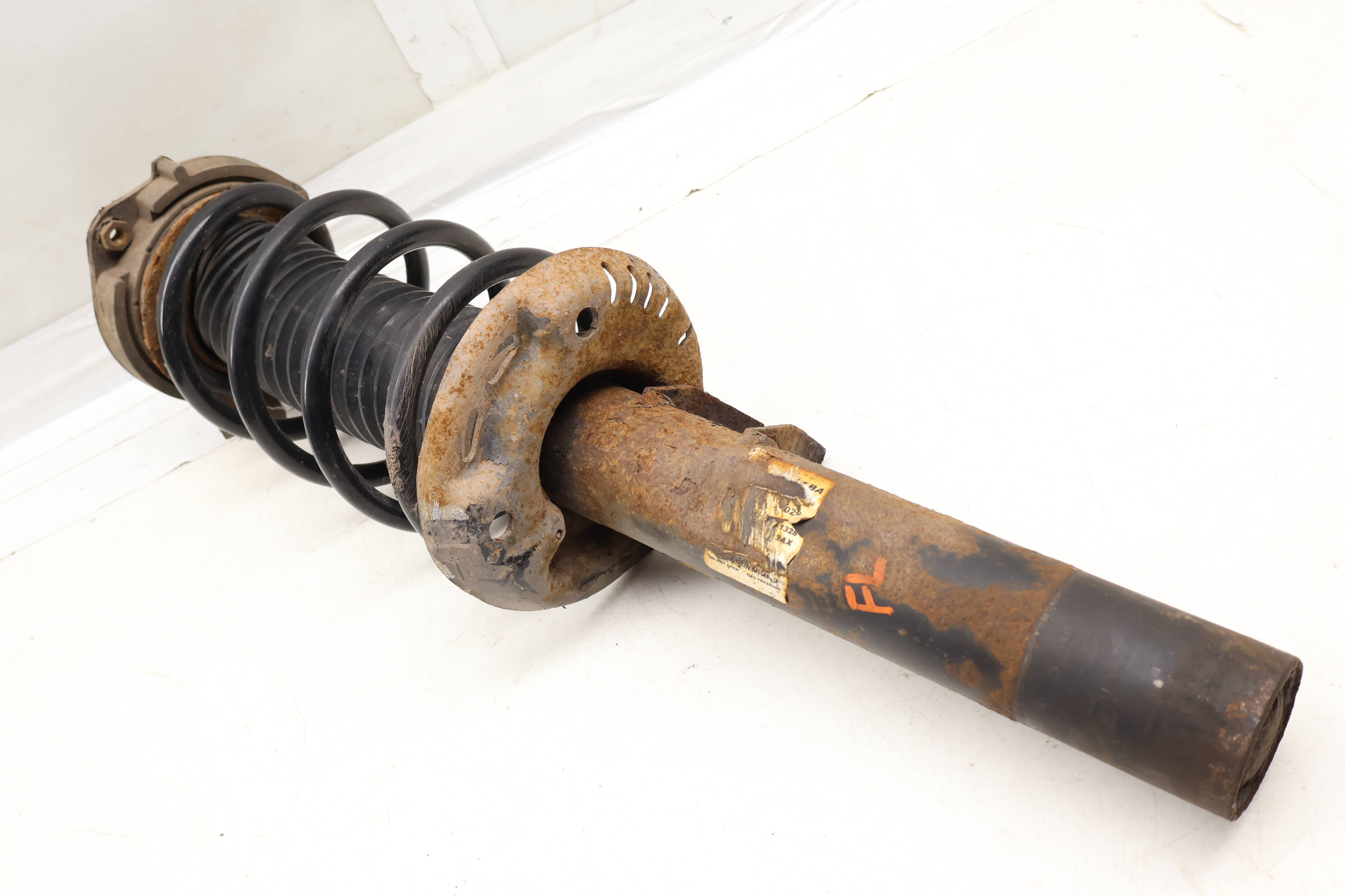 Strut Shock / Spring Assembly 5C0413031BA