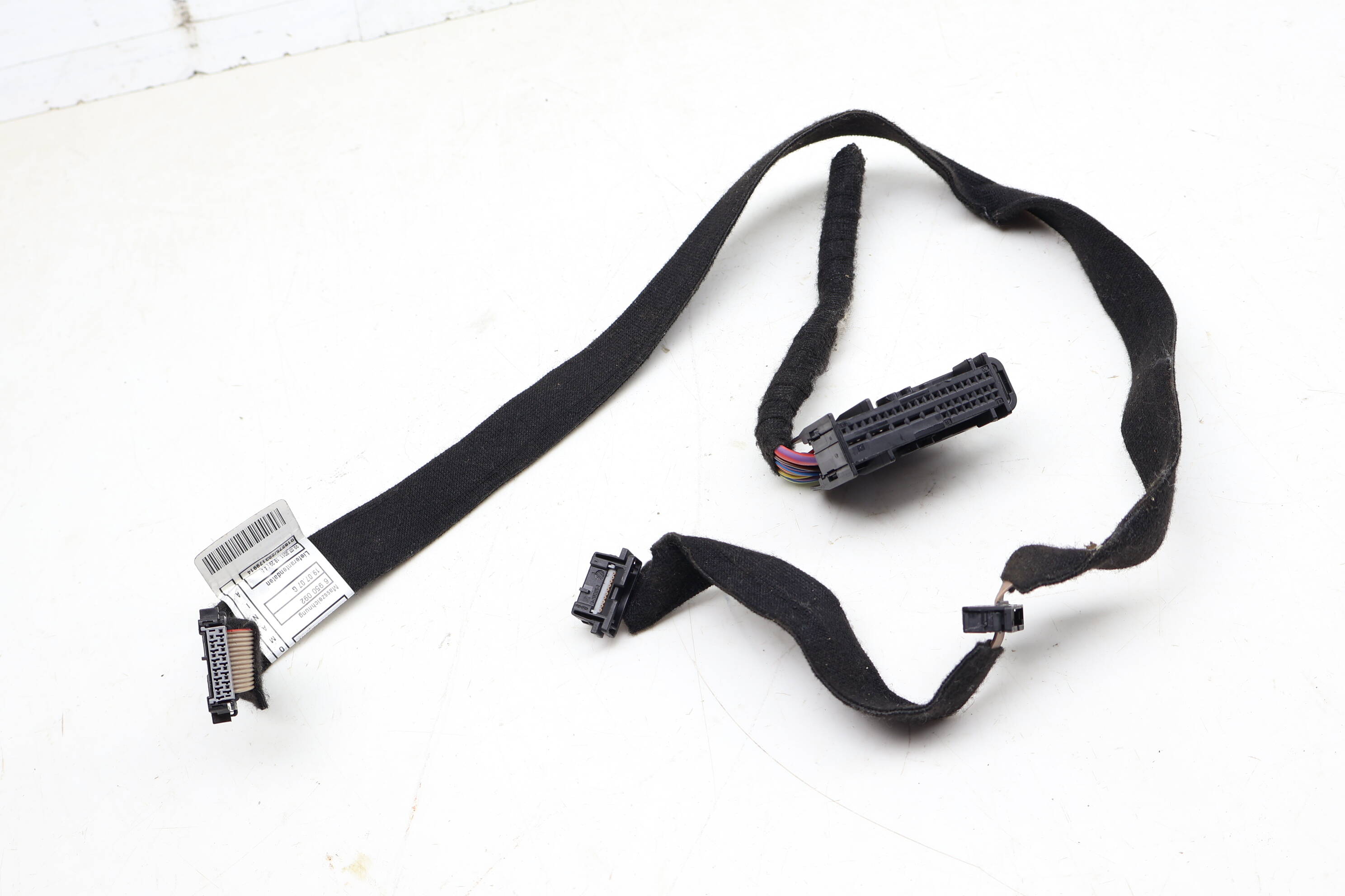 Cas Module Flat Cable / Wiring Connector 61126950093