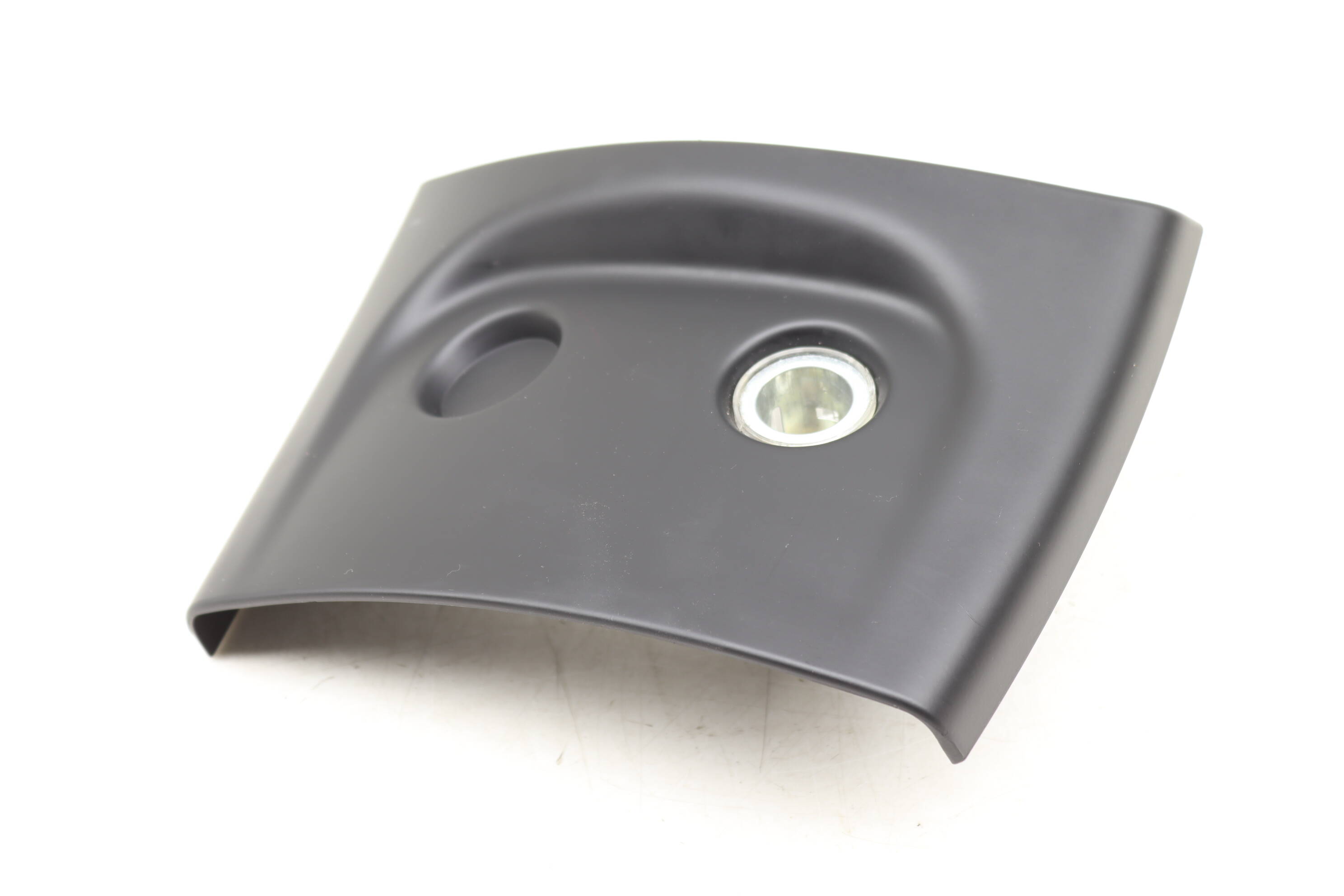 Center Console Trim / Power Outlet 7P5863440B 95855344002