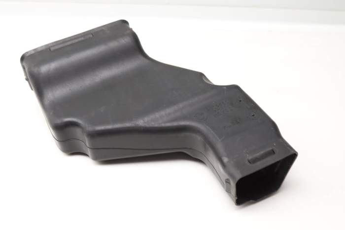 Upper Air Duct Water Drain Channel / Tube 64319309550 main product photo
