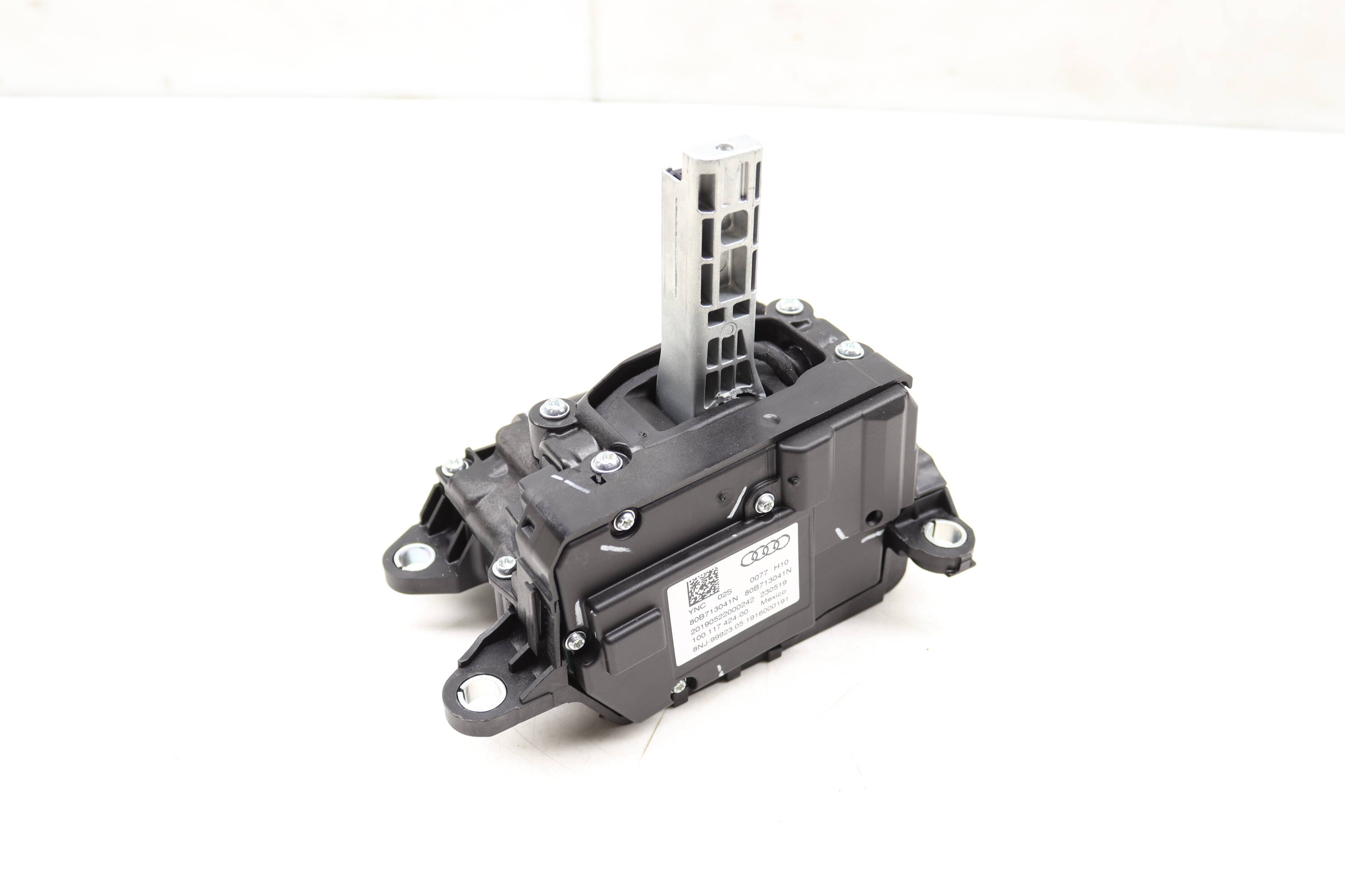 Automatic Shift / Shifter Assembly 80B713041N