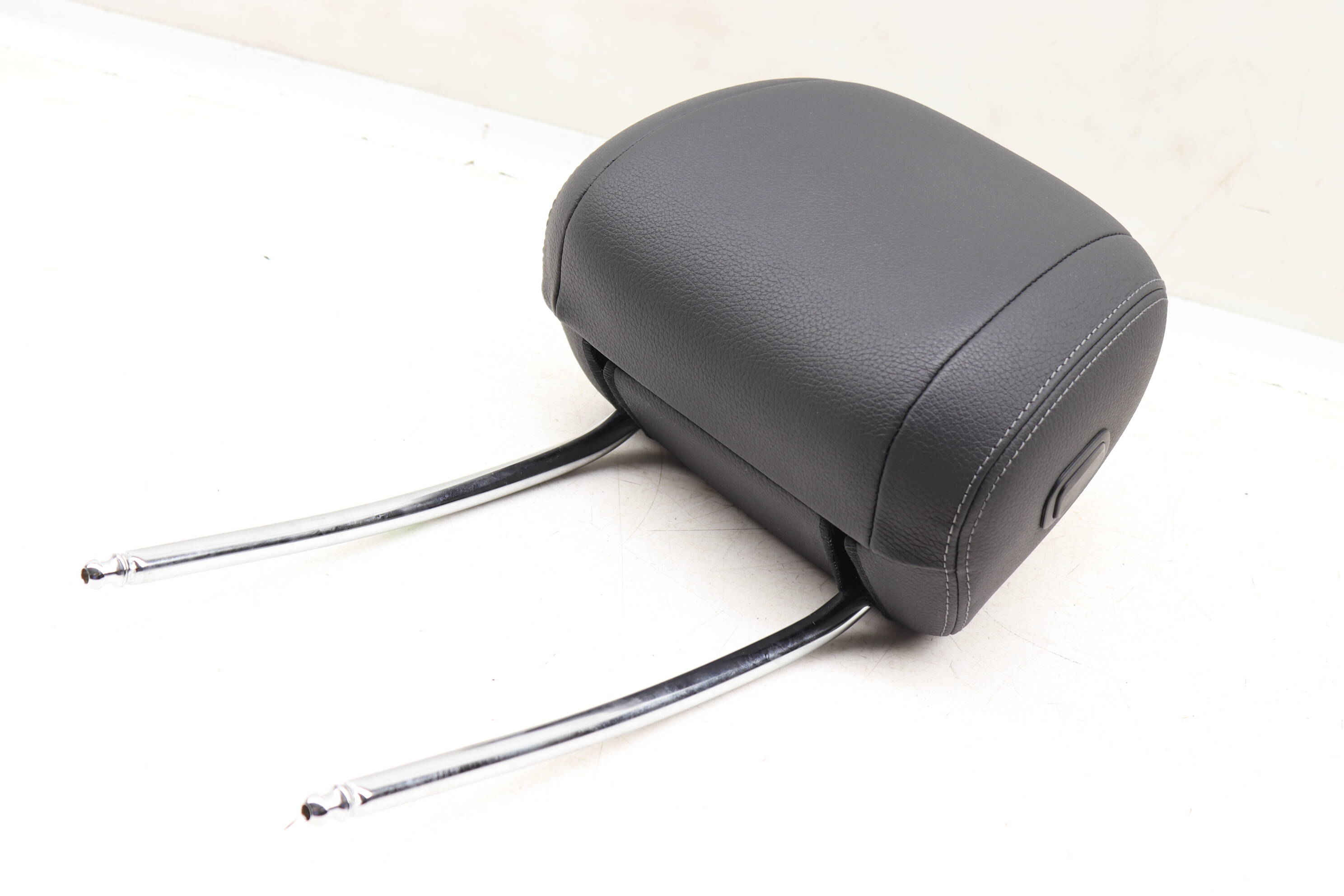 Headrest / Head Rest 52107386532