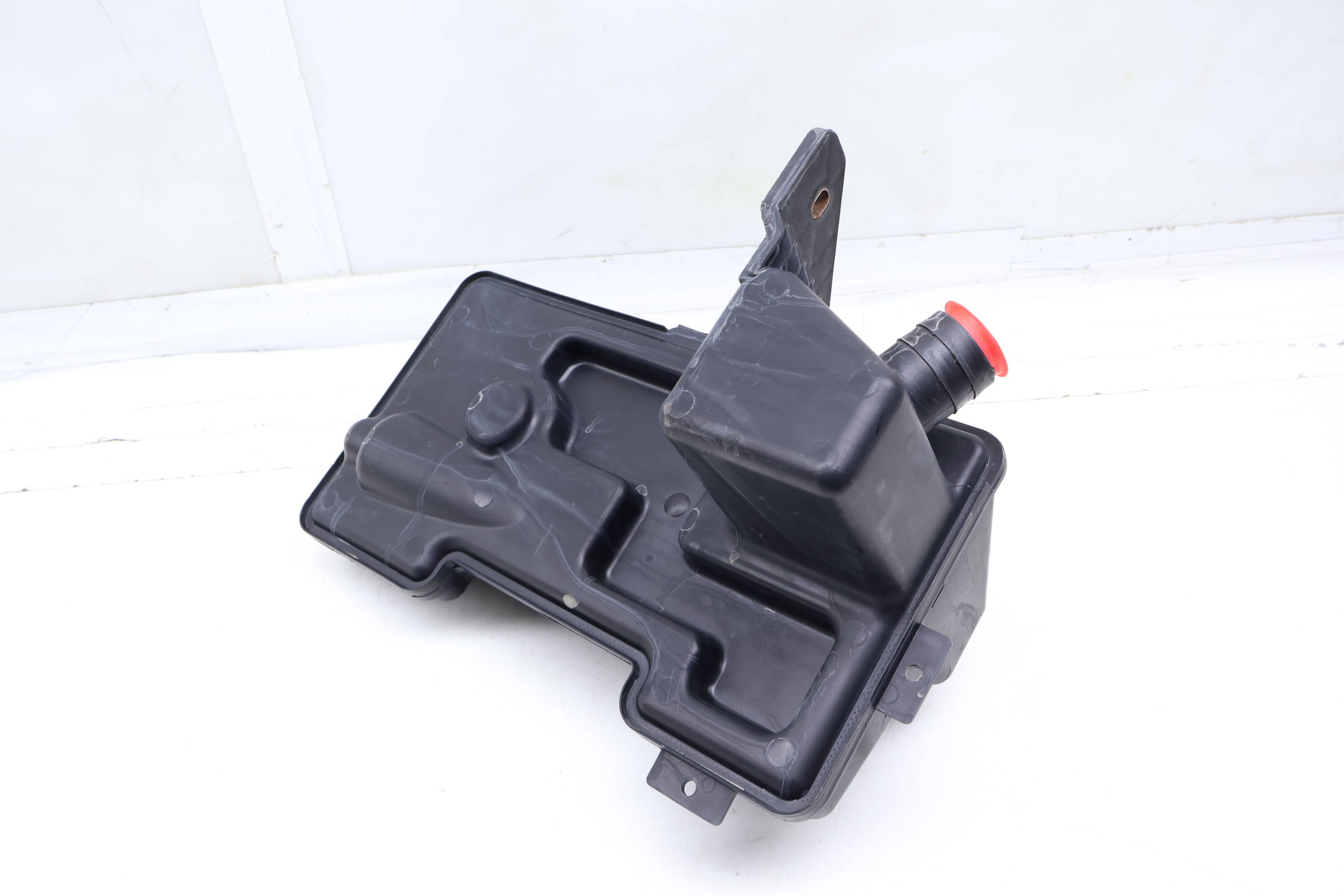 Windshield Washer Reservoir / Tank 5N0955453G