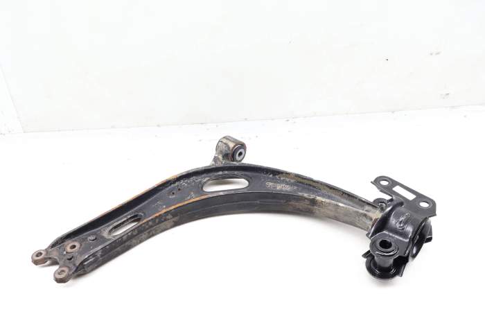Lower Track Control Arm 3QF407154B main product photo