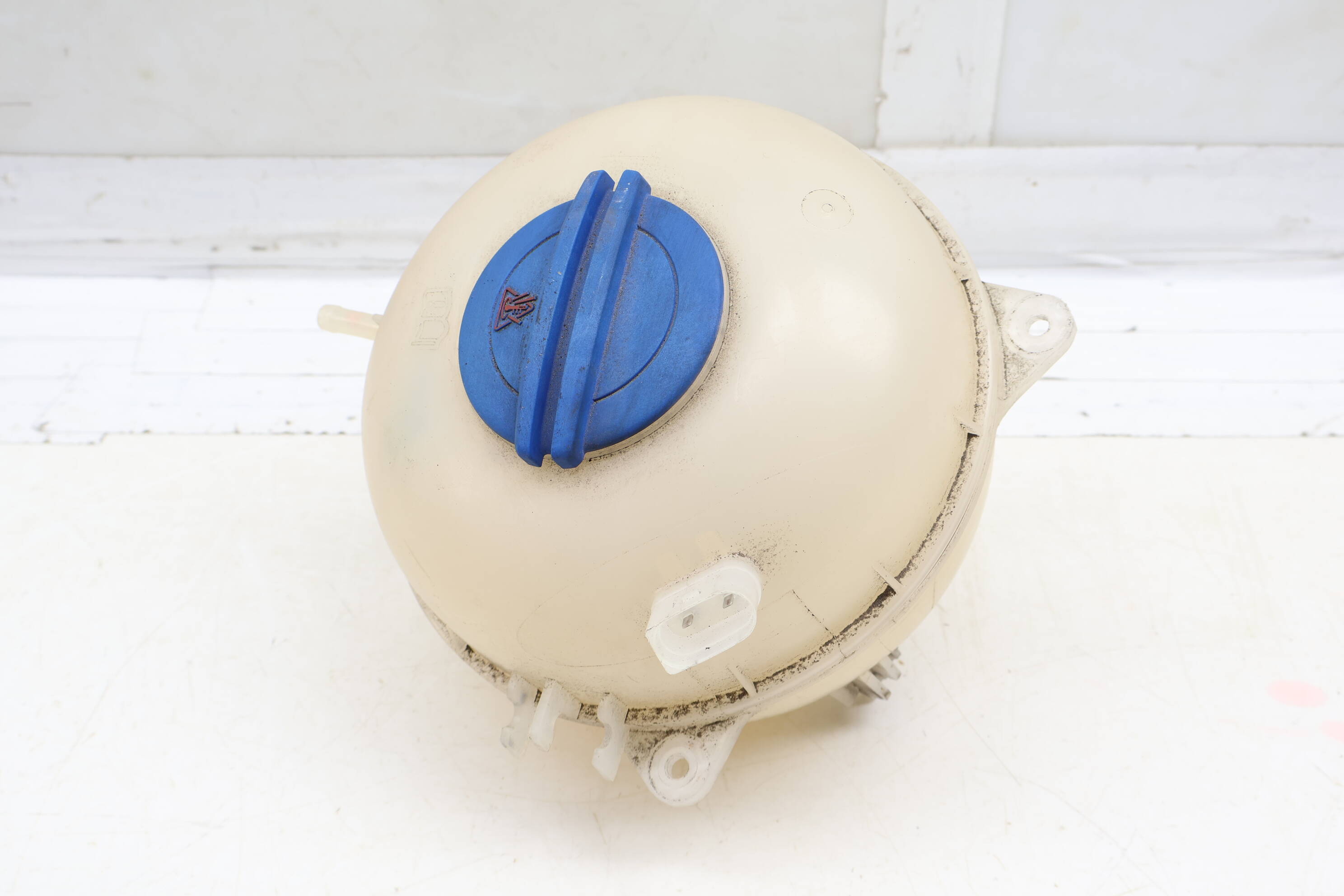 Coolant Reservoir / Tank / Bottle 95B121407