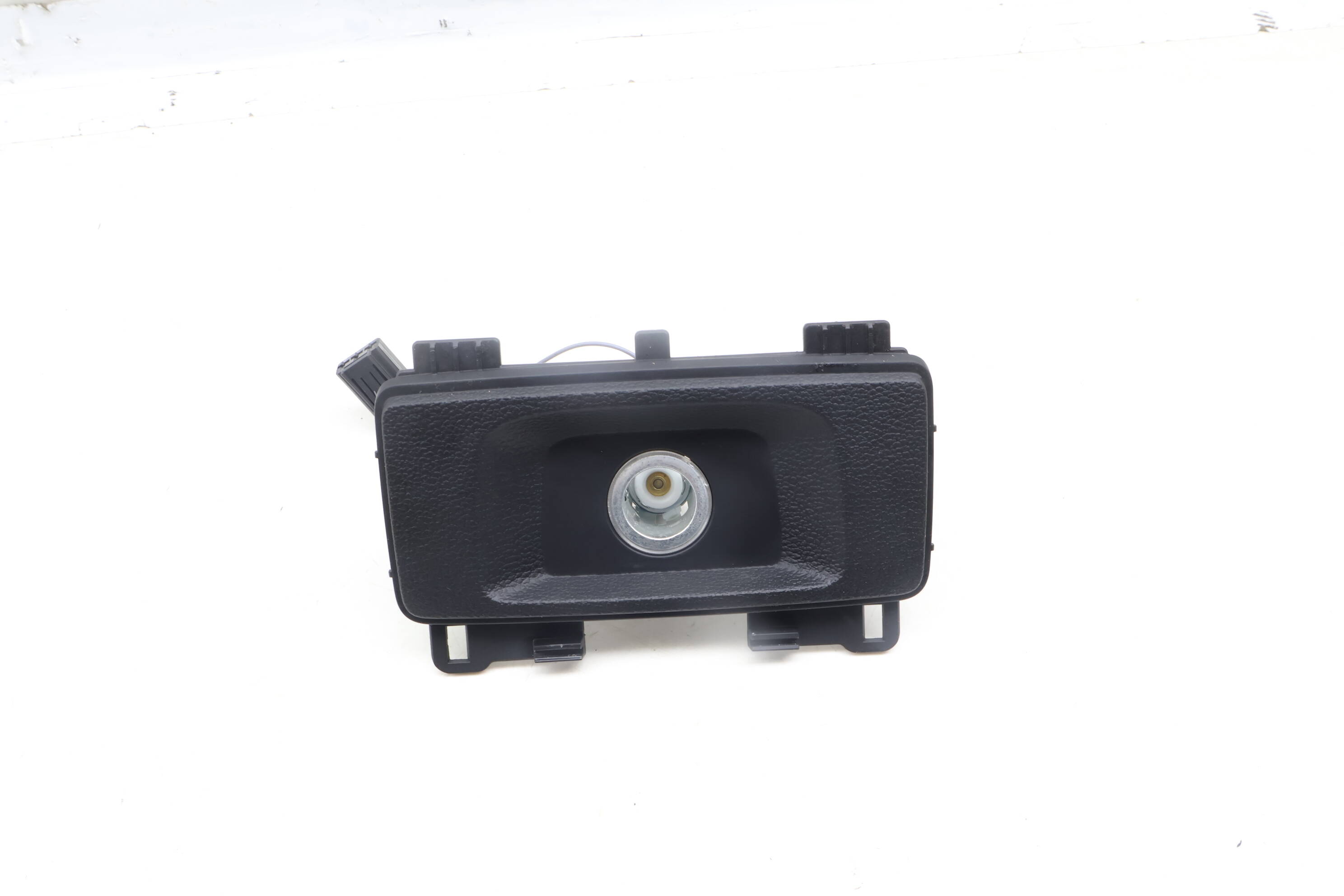 Center Console Power Outlet / Trim 8W0863324