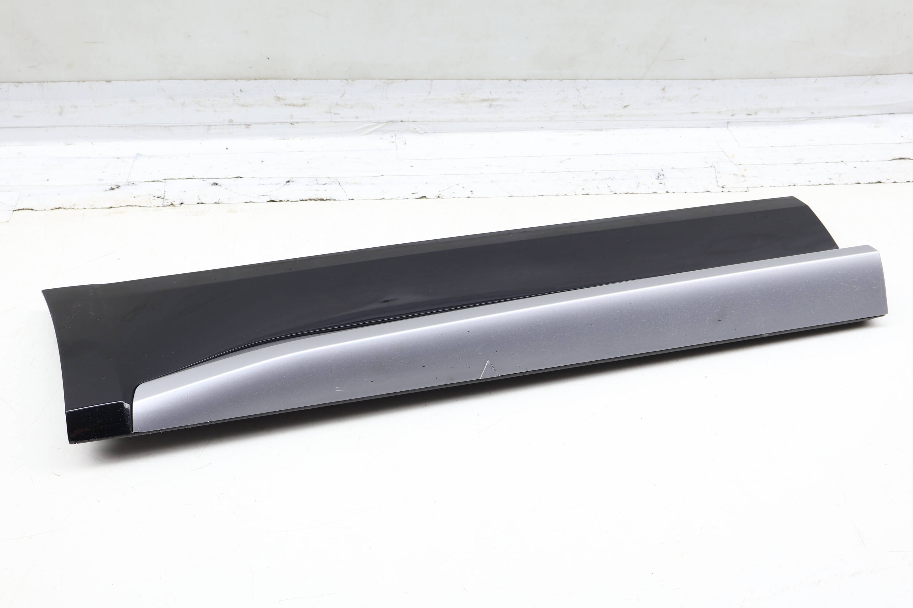 Lower Door Molding / Blade 80A853970A