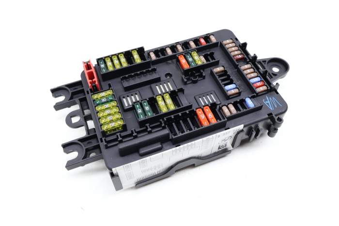 Power Distribution / Fuse Box 9337882 main product photo