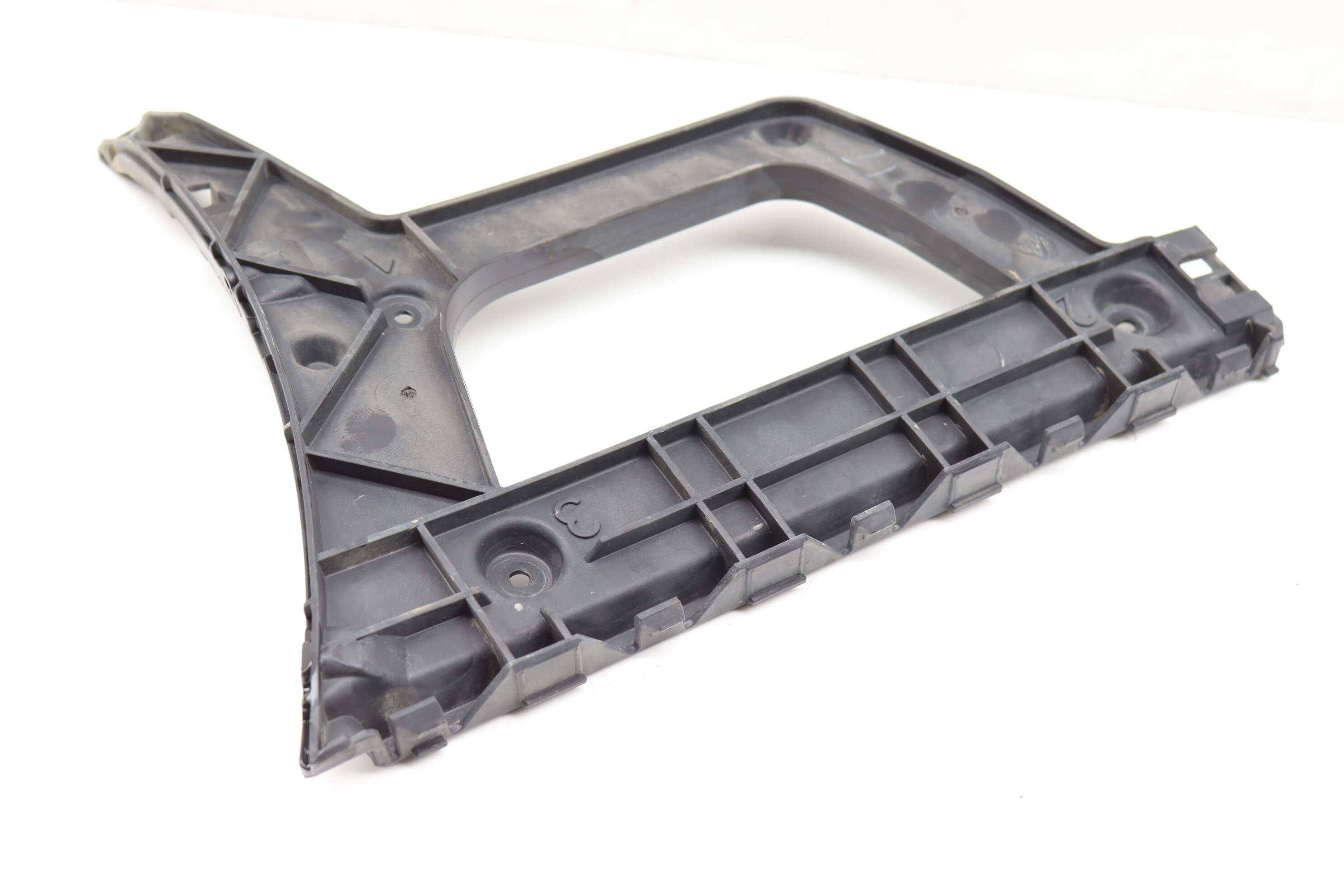 Bumper Guide / Bracket 8K5807454A