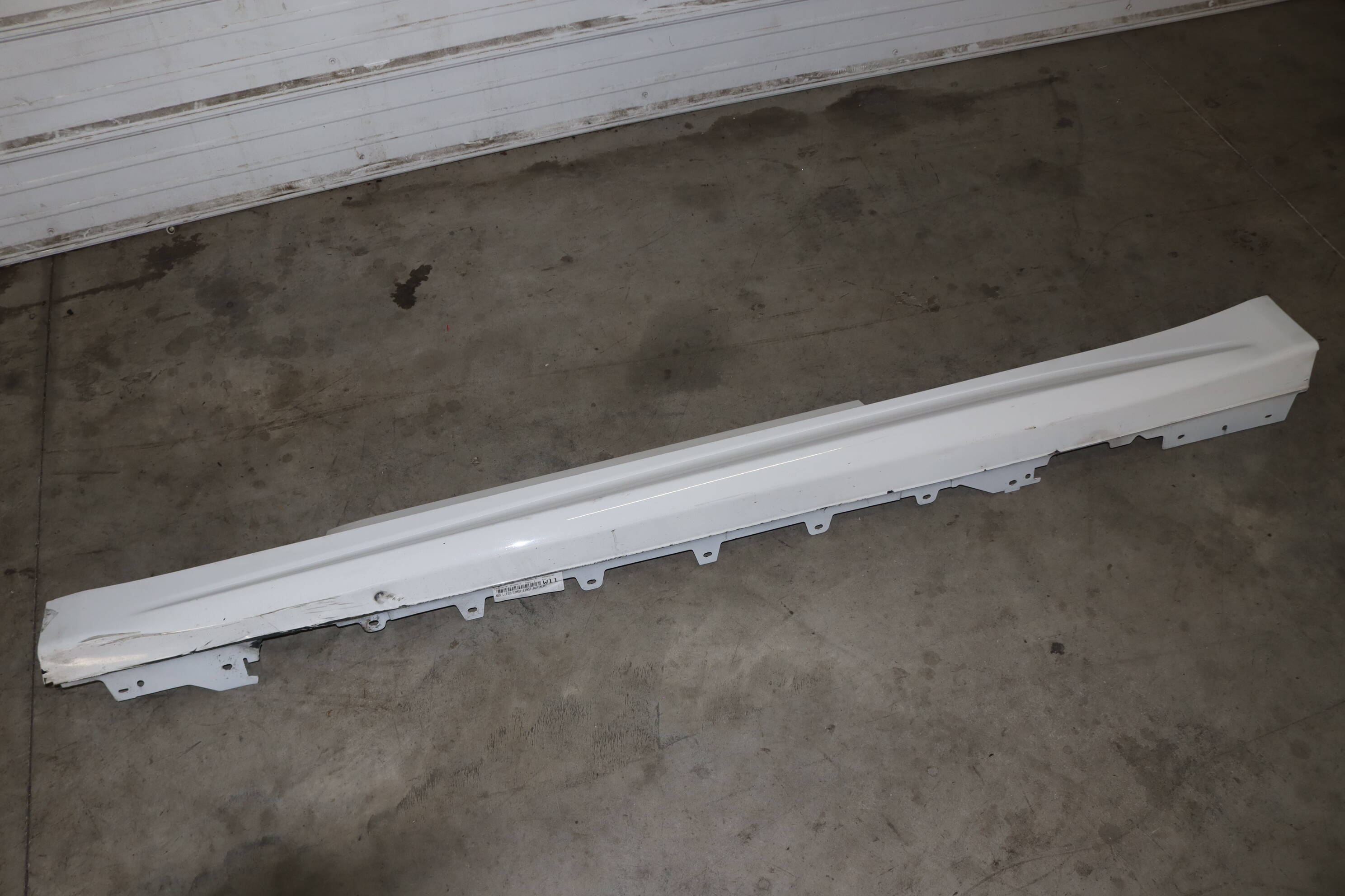 Side&#x20;Skirt&#x20;&#x2F;&#x20;Rocker&#x20;Panel&#x20;&#x28;M&#x29;&#x20;51778054539