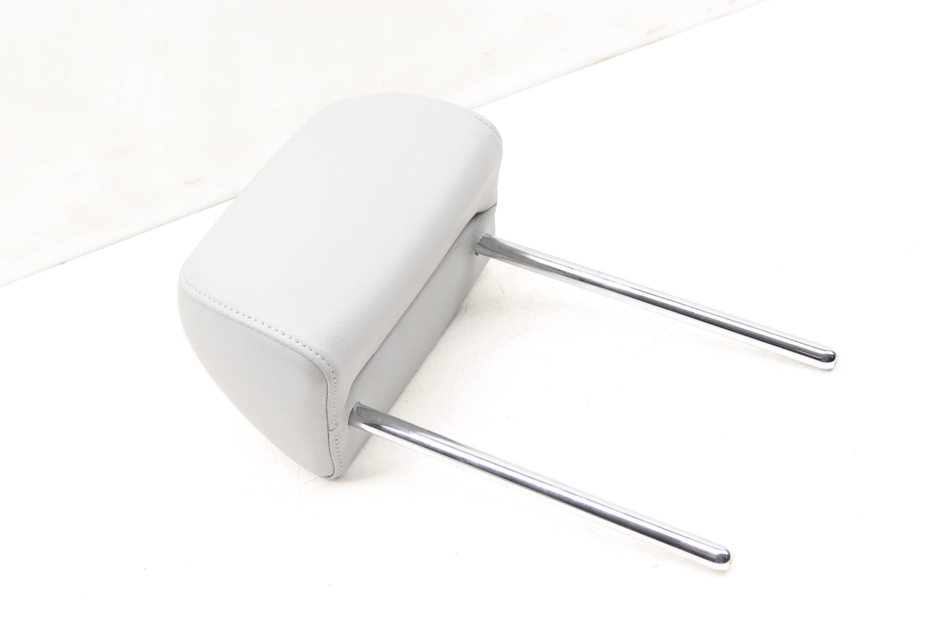 Headrest / Head Rest 8R0885973M