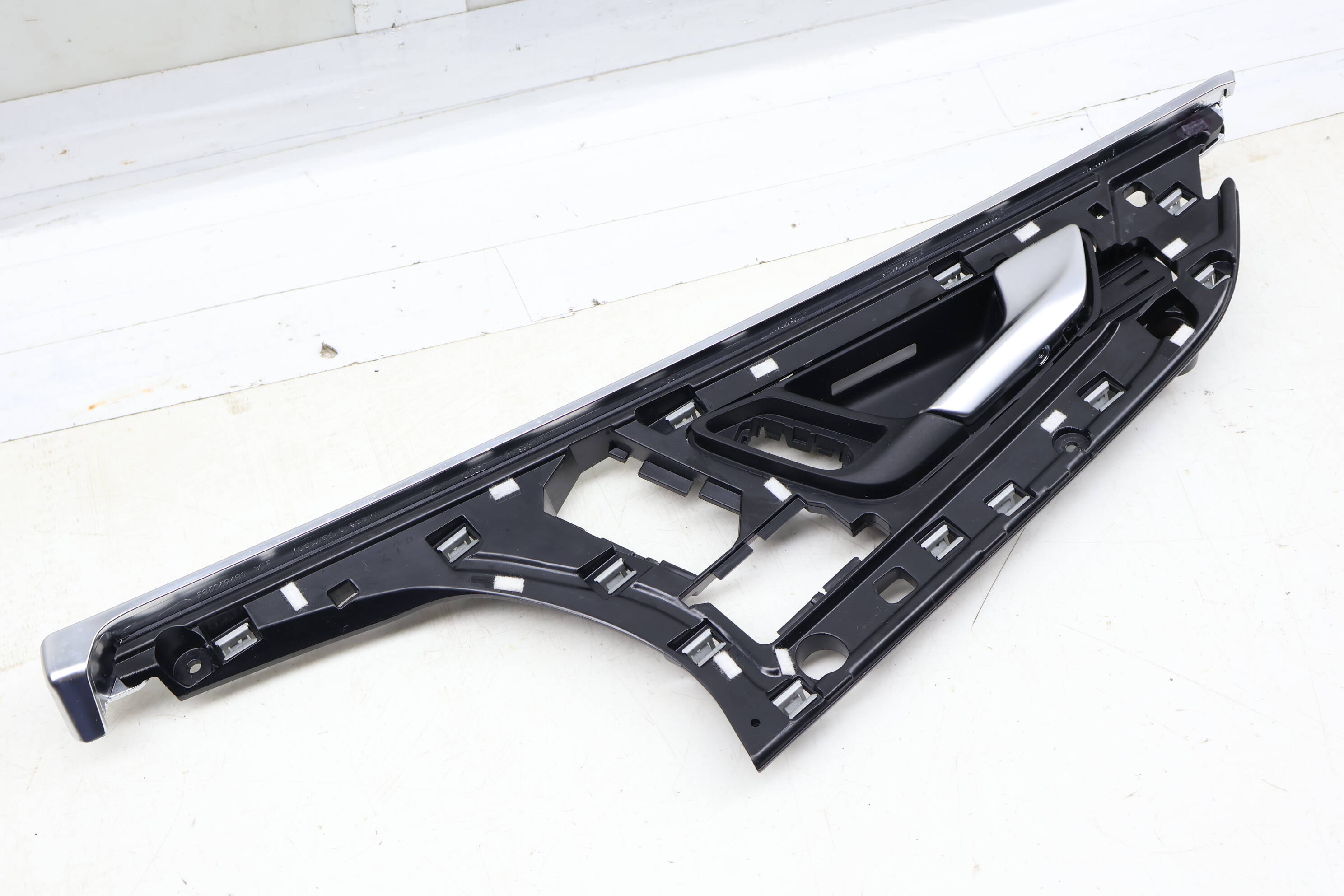 Interior Door Handle / Release 4M0837020B