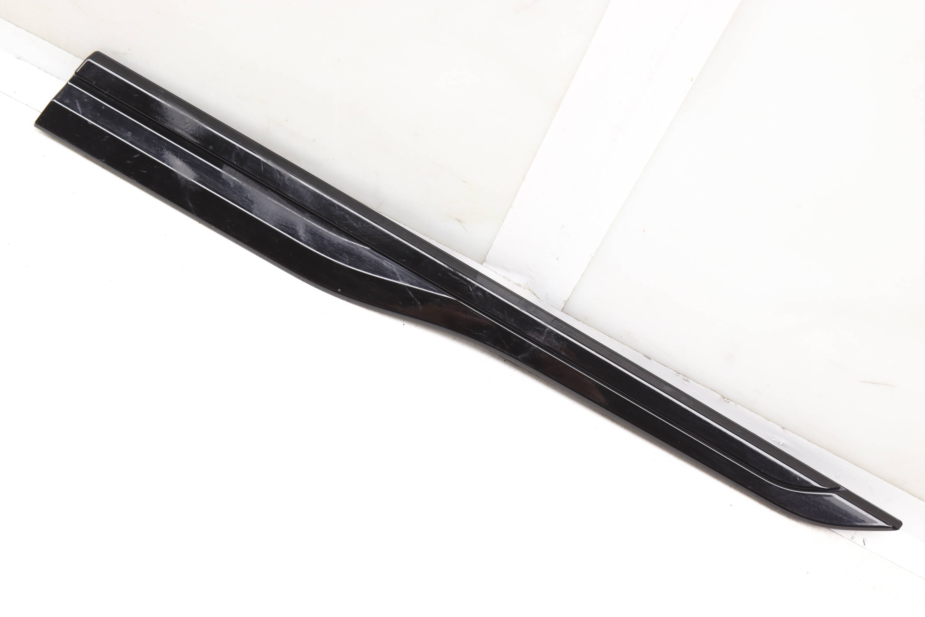 Exterior Door Molding / Trim J8A229427AD