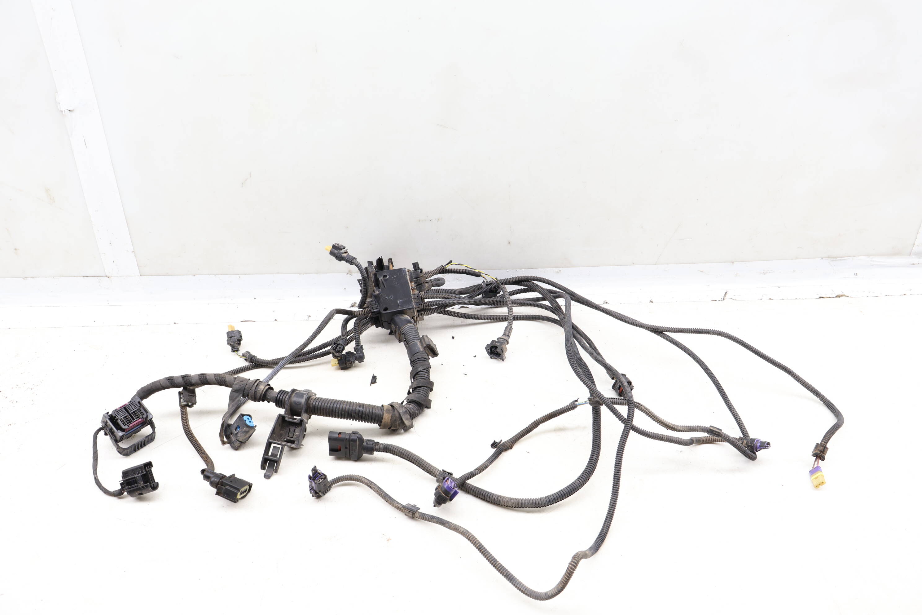 Aページ　E32 BMW Engine Wiring Harness (Module 1) 12518636054
